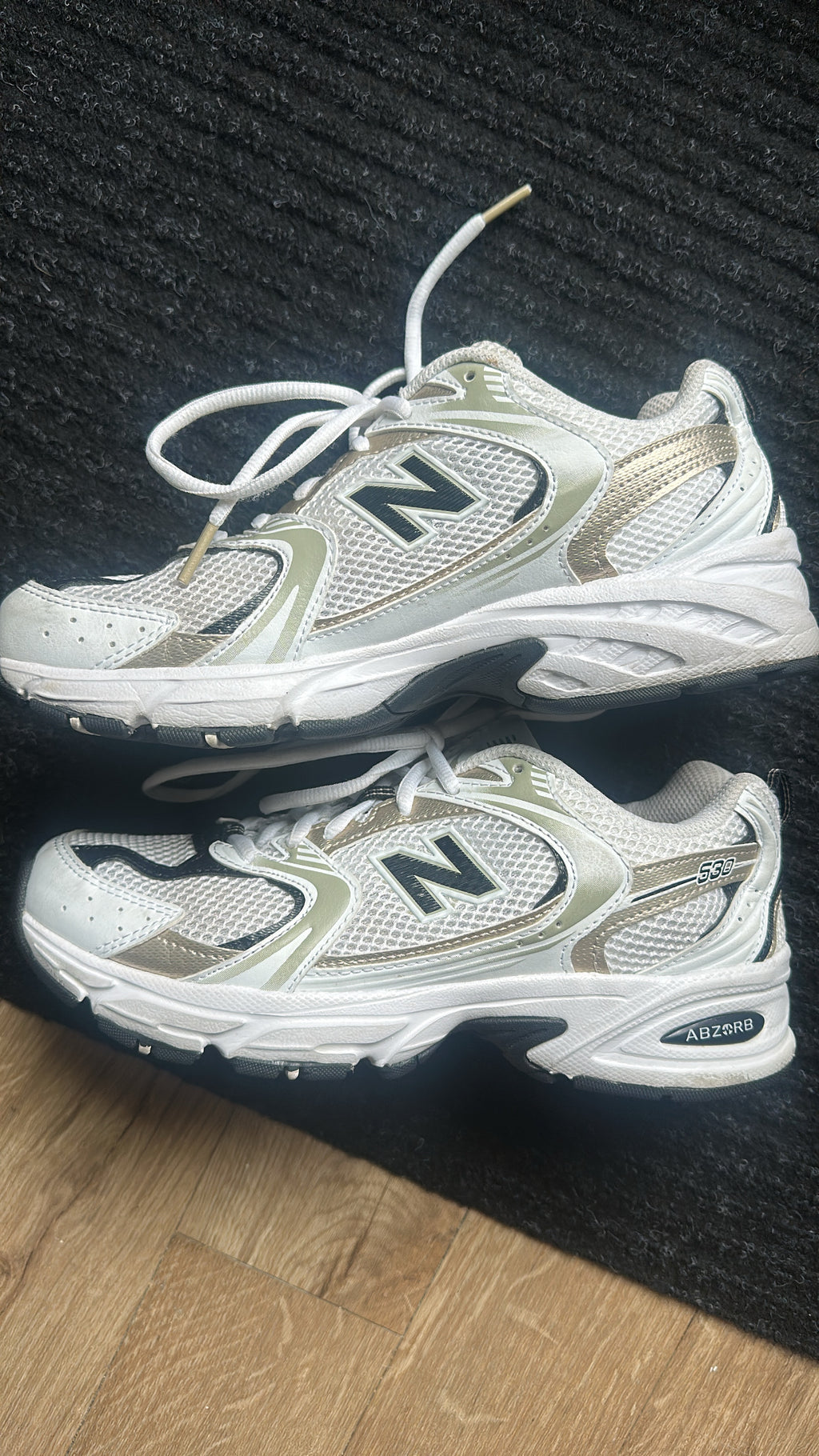 New Balance 530 Sneakers – White / Soft Metallic Accents