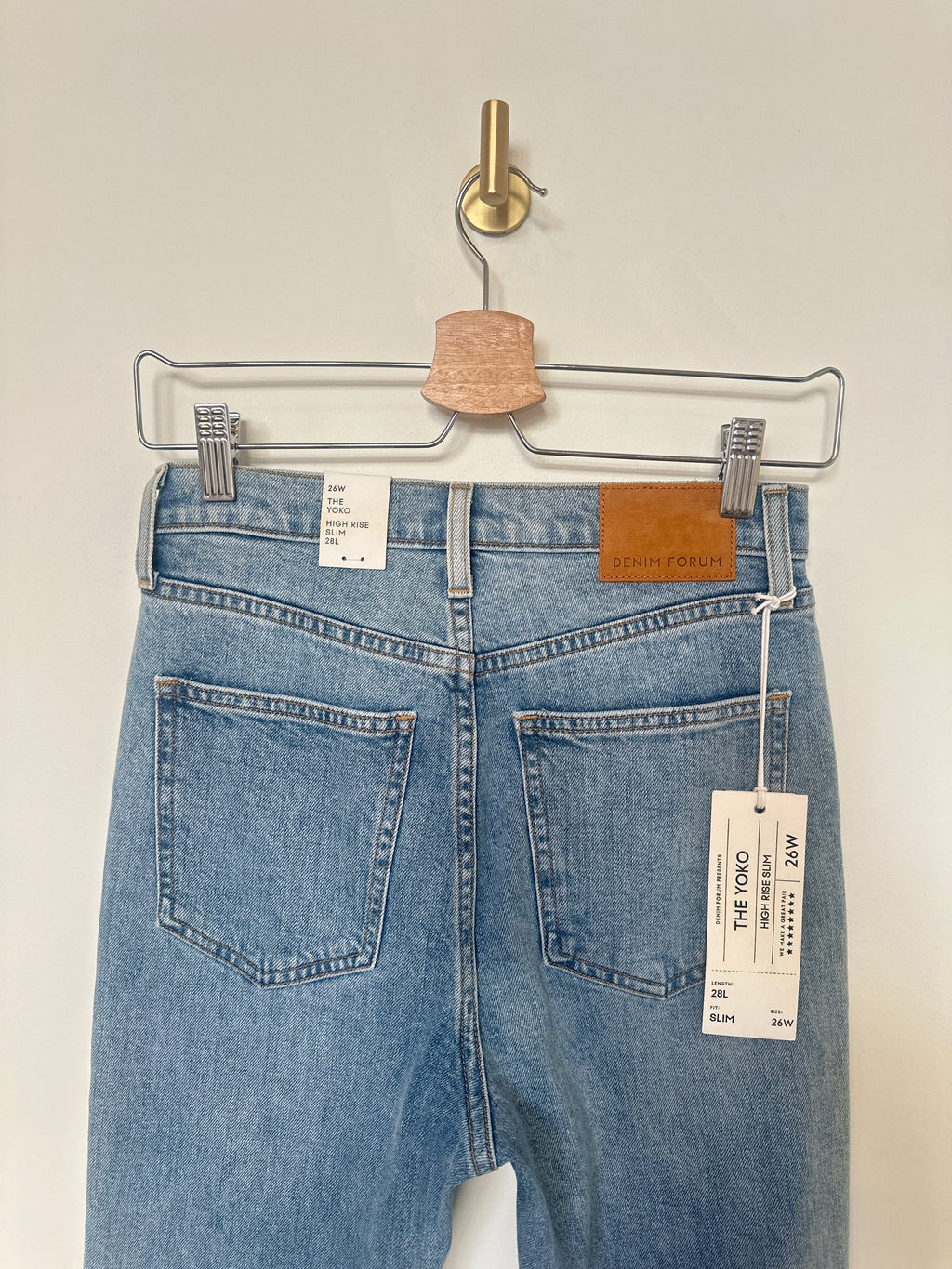 DENIM FORUM SLIM THE YOKO JEANS SIZE 26
