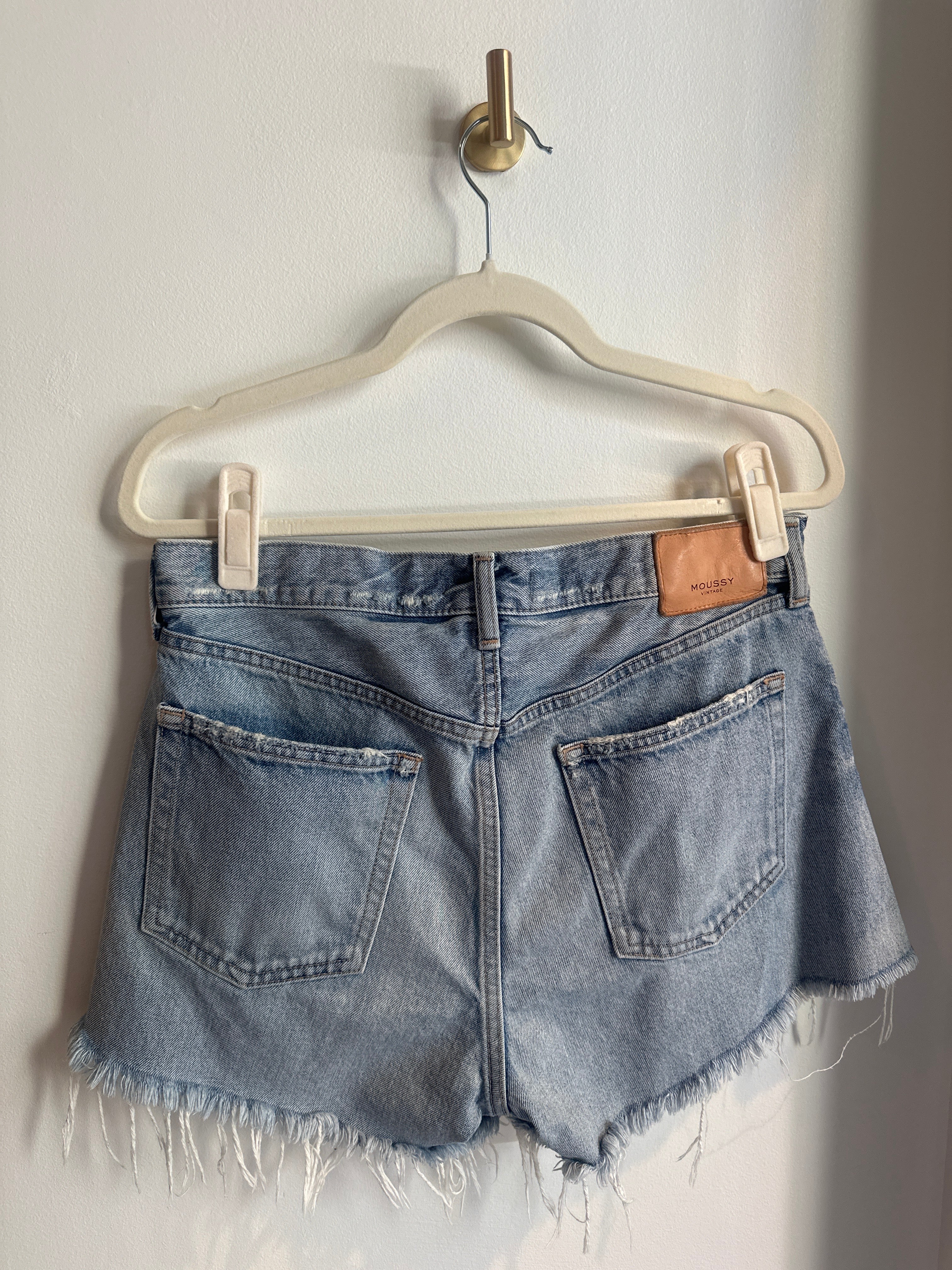 Moussy Vintage Cut-Off Denim Shorts
Mid-Light Wash | Size 29