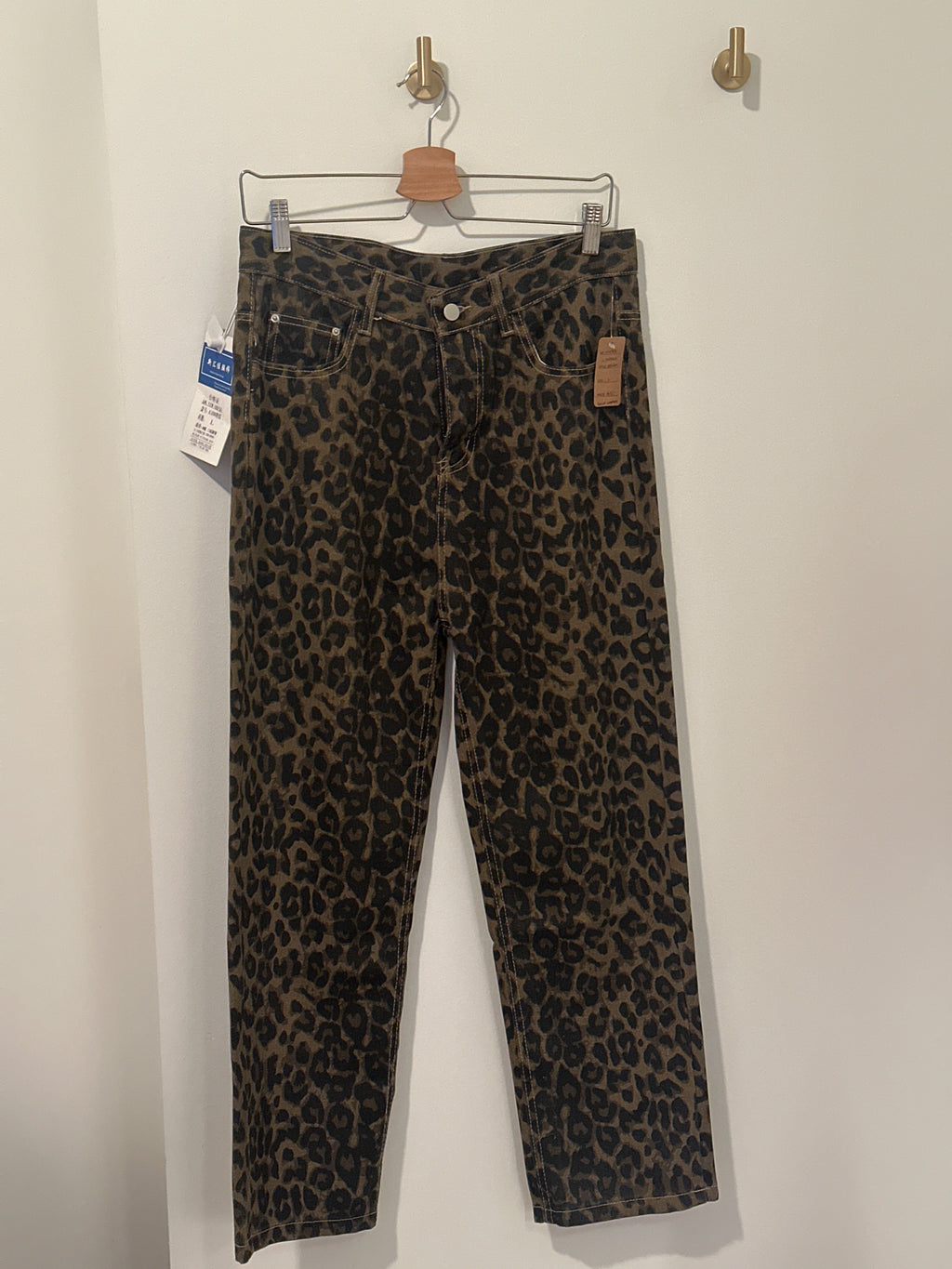 Shake Air Leopard Print Jean