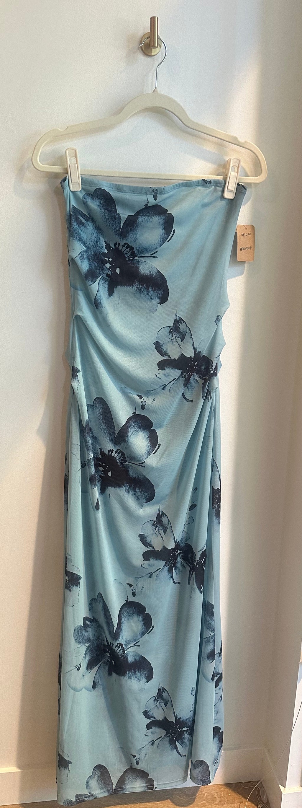 Peppermayo “Field of Dreams” Strapless Maxi Dress
Blue Floral | Size Small