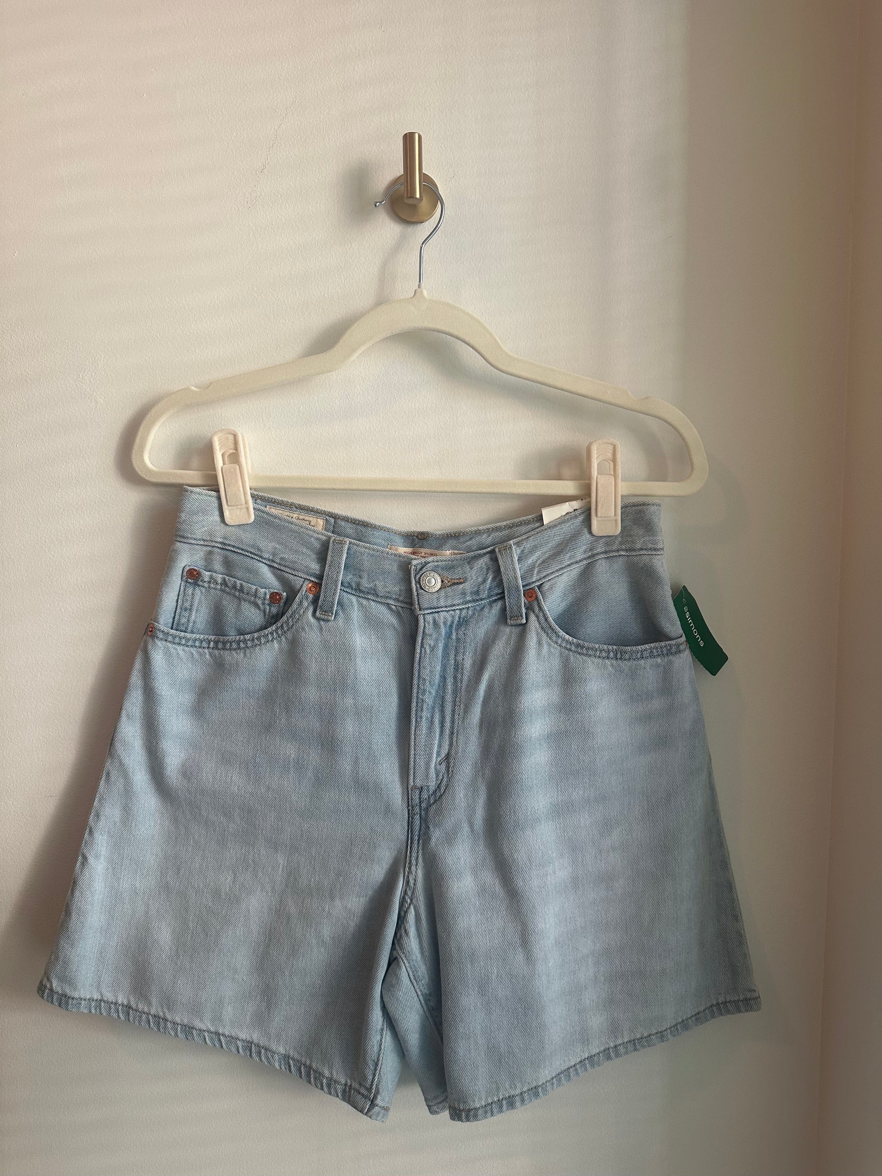 LEVI’S 90s-Inspired 501 Denim Shorts — Size 27 BNWT