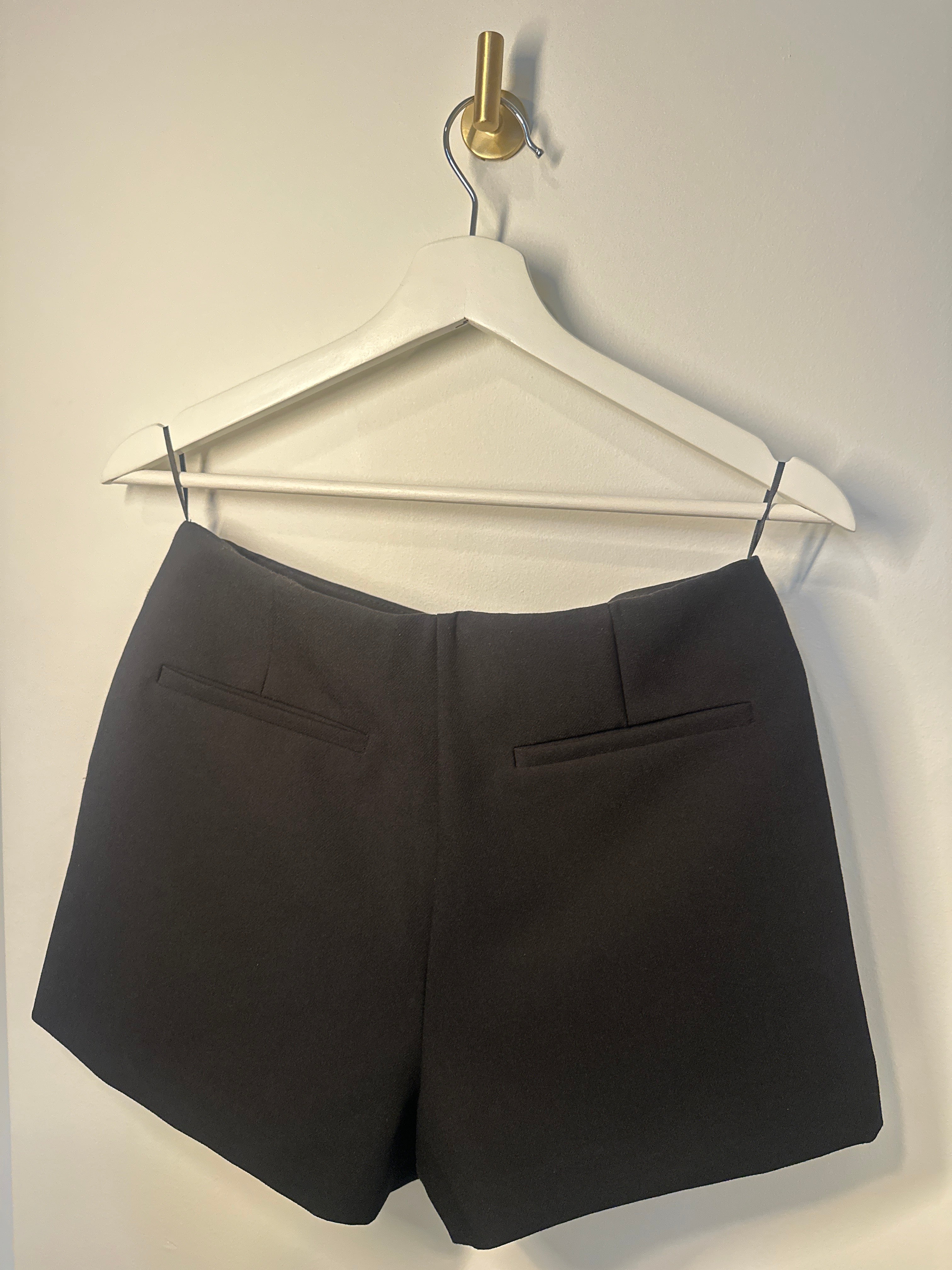 ZARA Mid-rise Black Skort.  Side Hidden zipper closure.