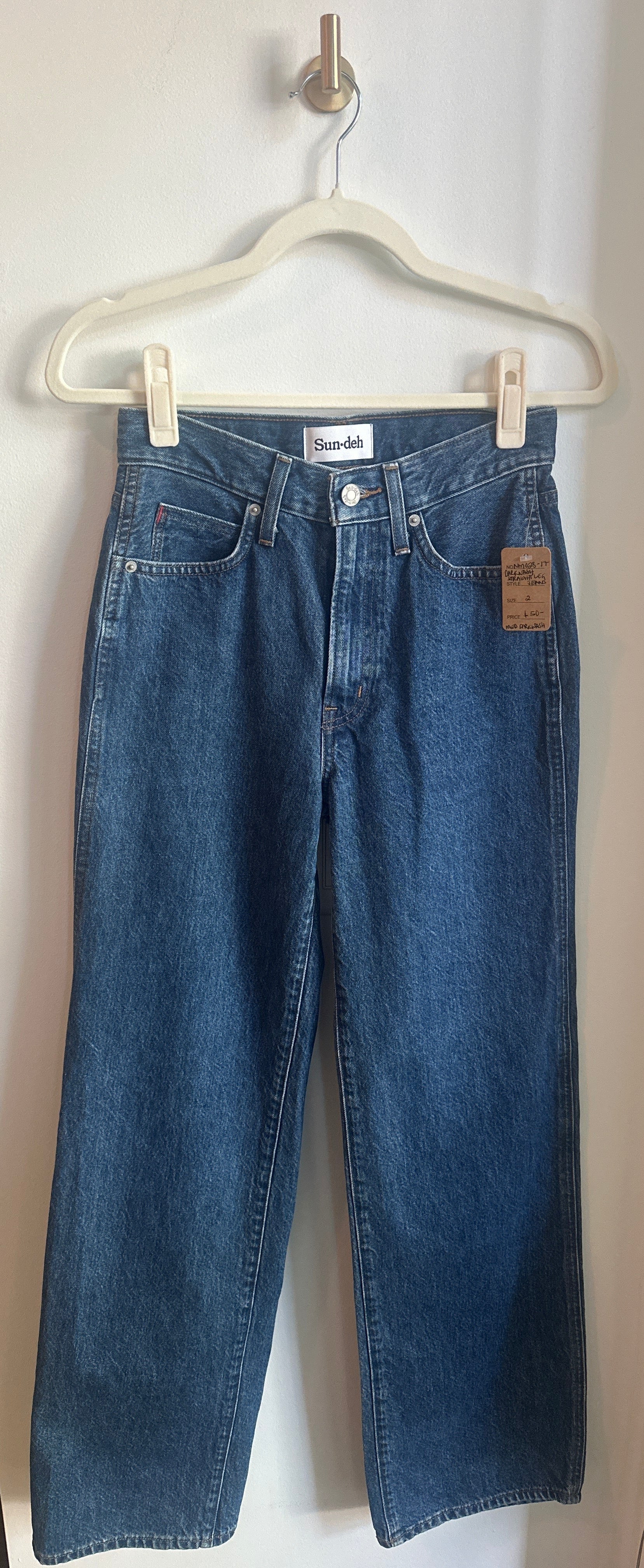 SUN-DEH (Aritzia) Straight Wide-Leg Jeans – Medium/Dark Wash — Size 2