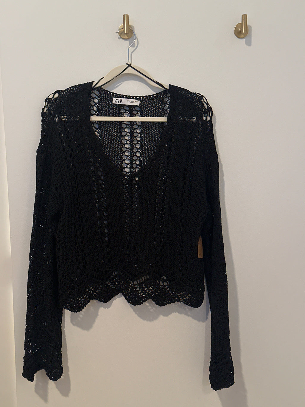 ZARA Croched Long Sleeve V-neck Sweater