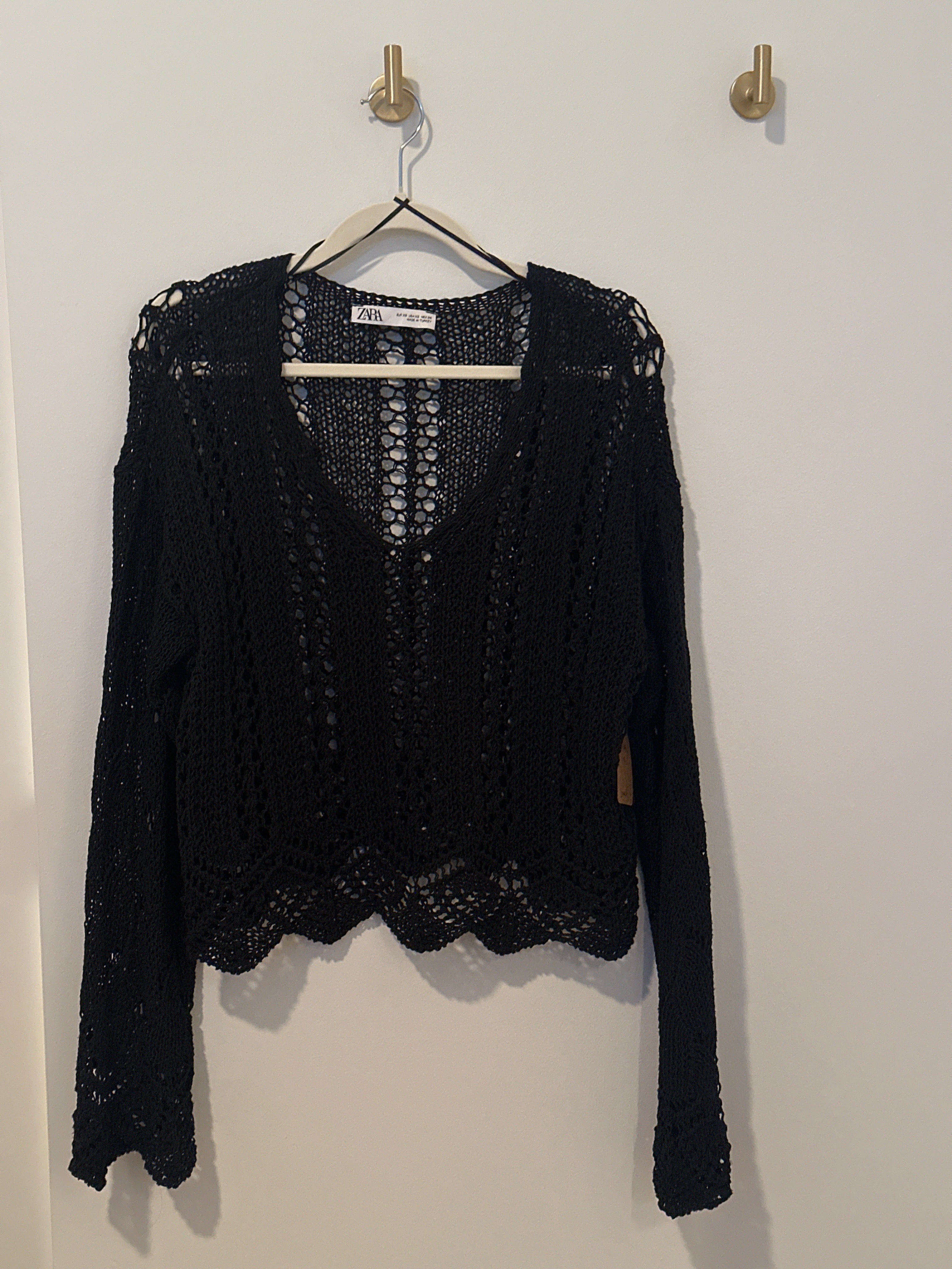 ZARA Croched Long Sleeve V-neck Sweater