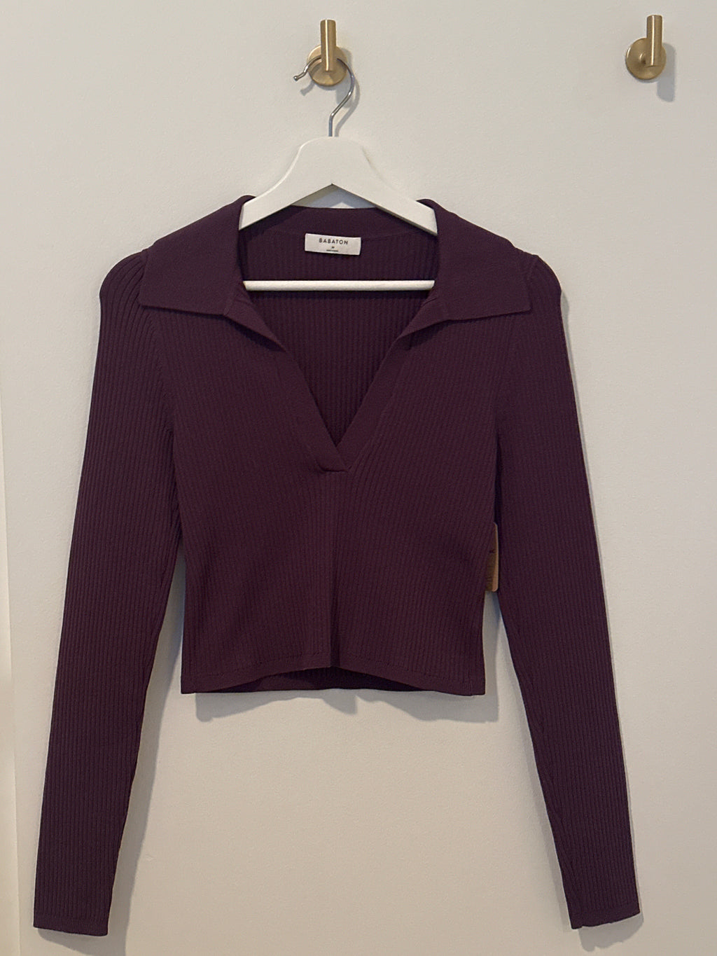 BABATON Ribbed V-neck Collared Short Sweater