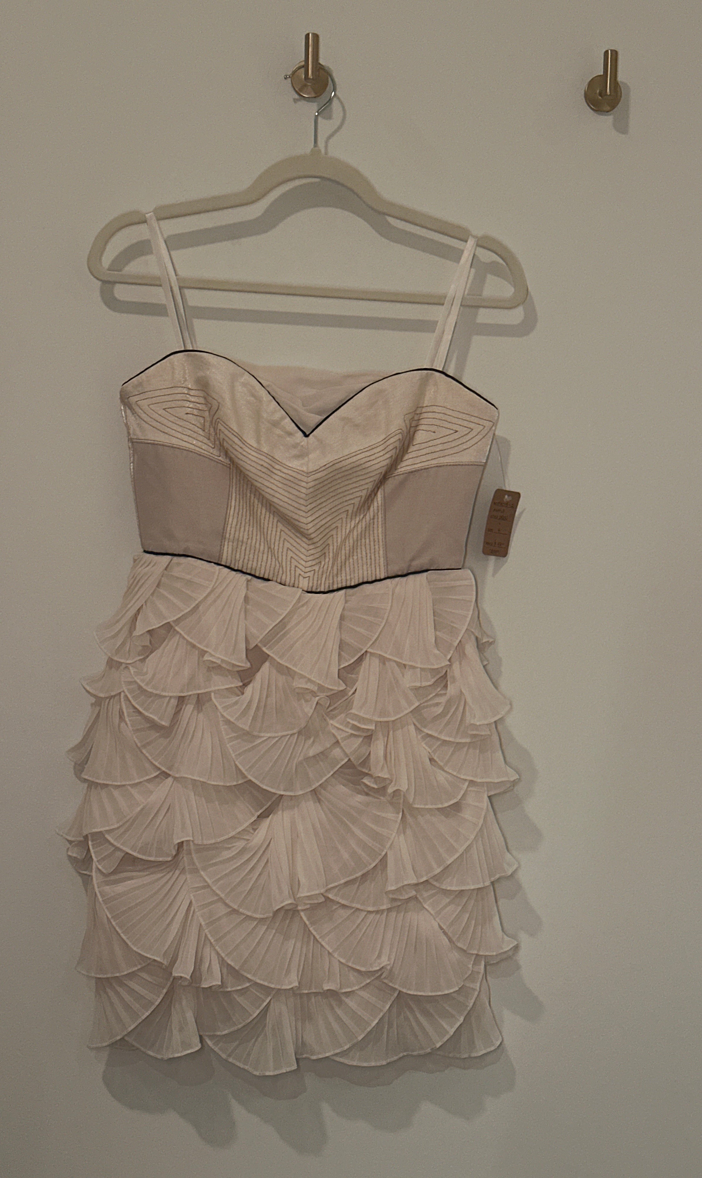 BCBG MAXAZRIA RUNWAY Cream Sweetheart Neckline Pleated Tiered Shell Cutout Dress 4