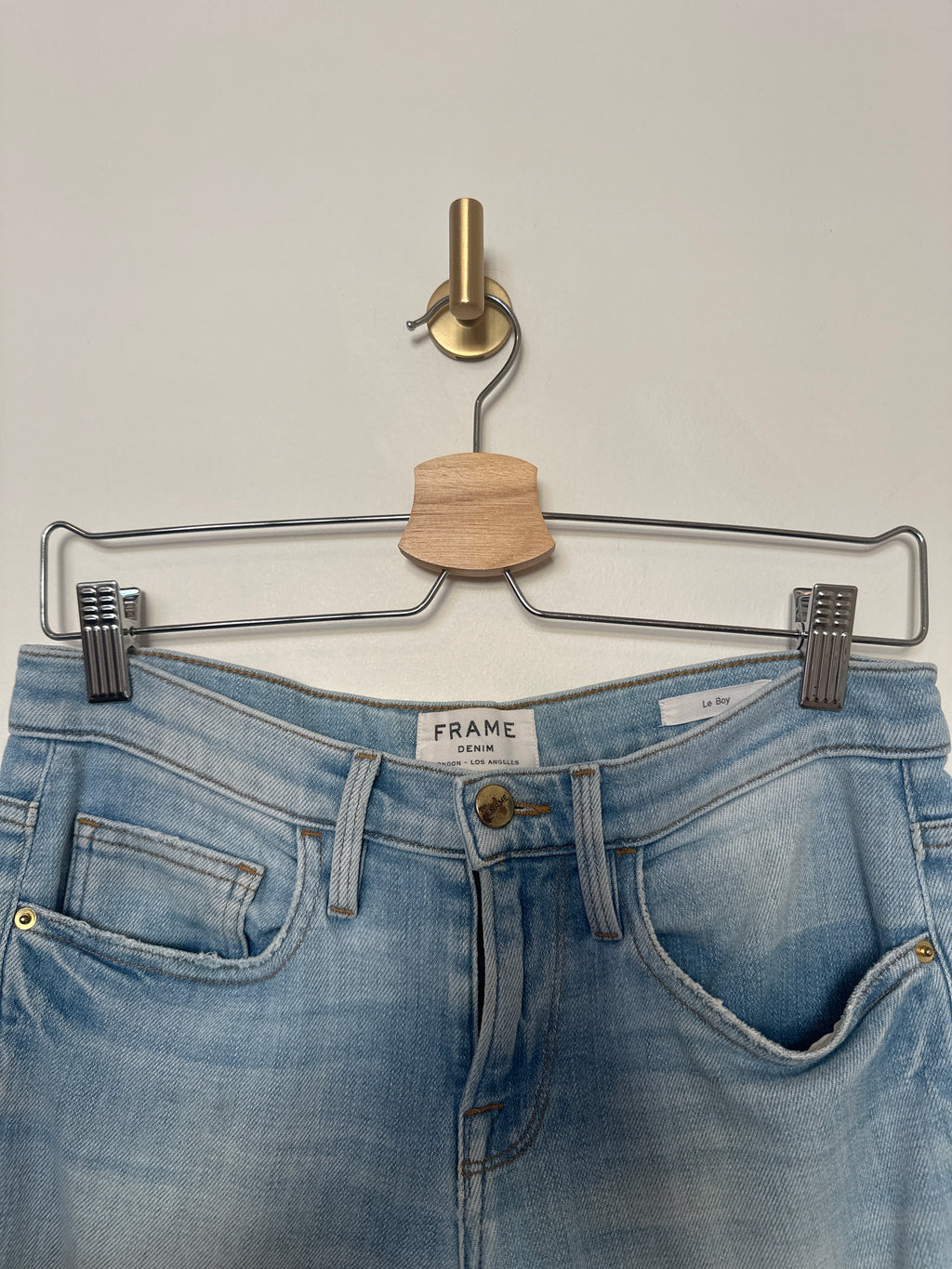 FRAME “Le Boy” Straight-Leg Jeans – Light Wash Size 25