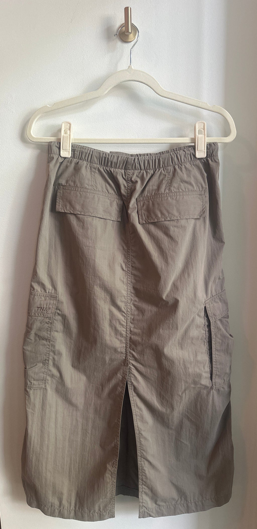 TNA (Aritzia) Utility Cargo Maxi Skirt – Taupe — Size S