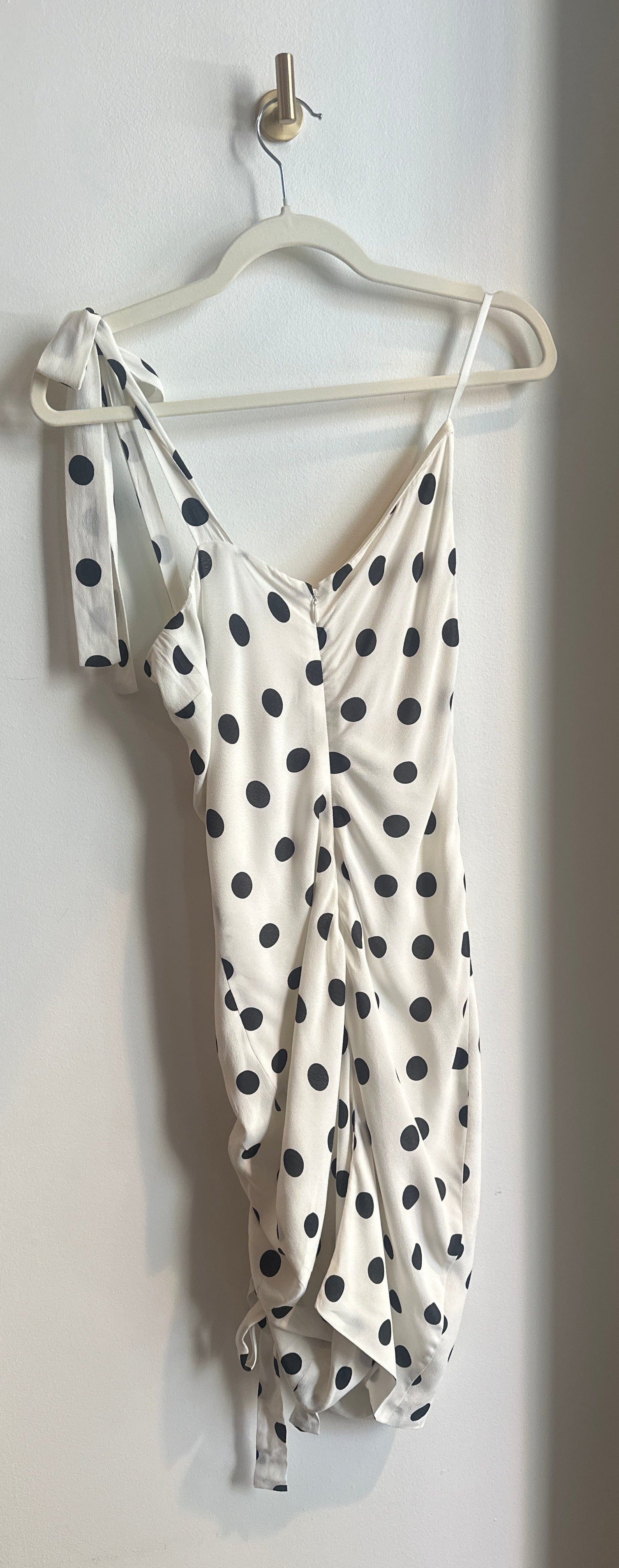 Lovers + Friends One-Shoulder Ruched Midi Dress
White & Black Polka Dot | Size Small