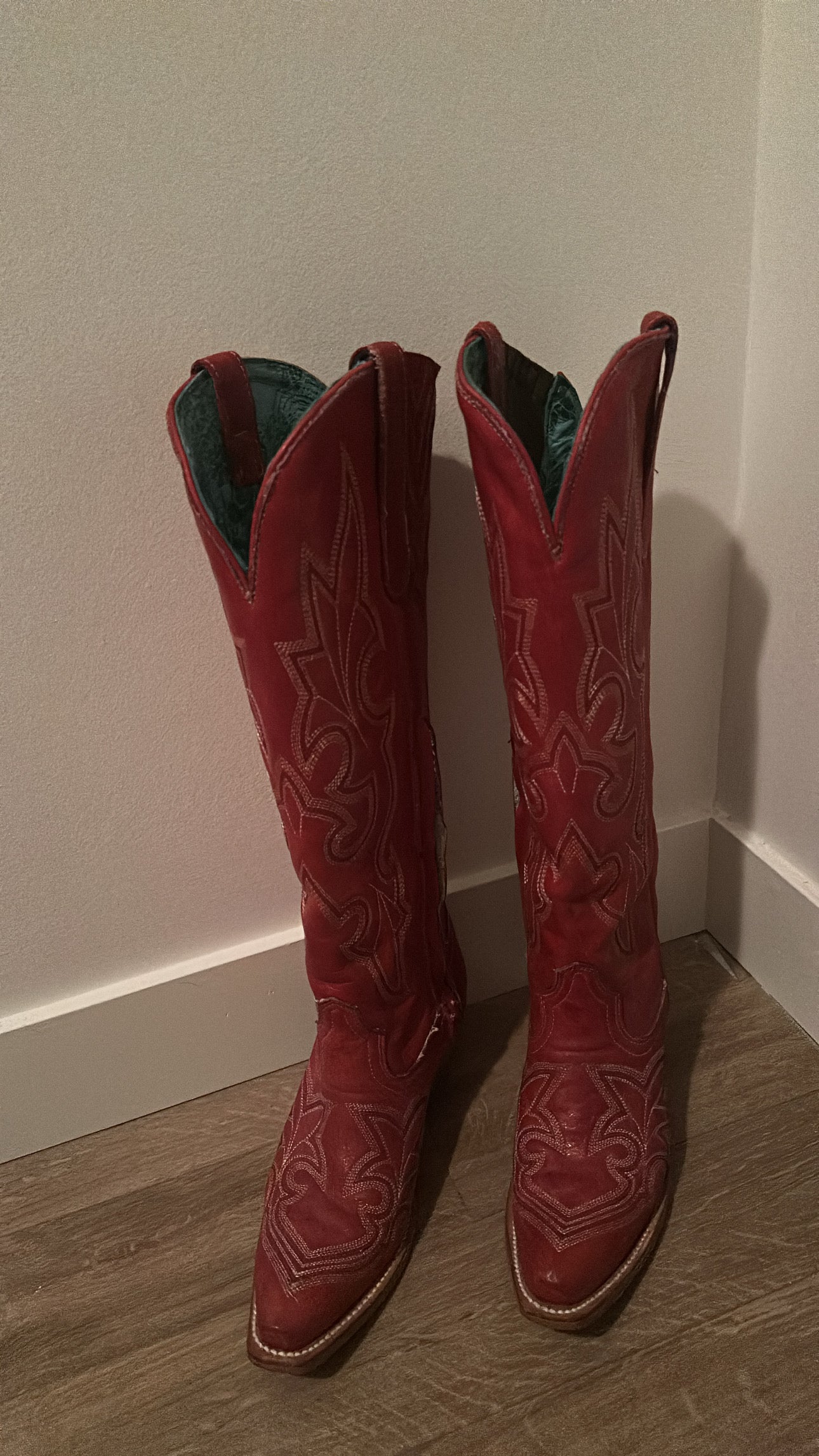 CORRAL Leather Western Boots | Red W/ White Stitching | Size 6