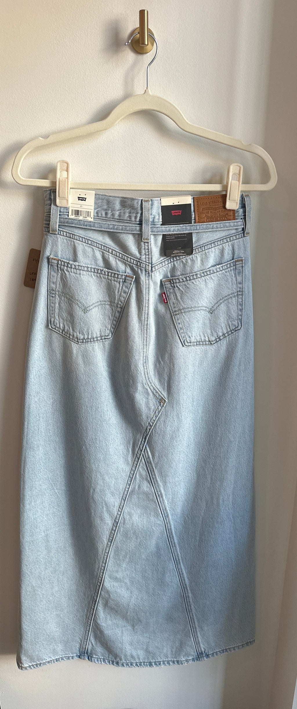 LEVI’S Iconic Long Denim Skirt – Light Wash - Size 25 BNWT