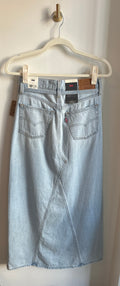 LEVI’S Iconic Long Denim Skirt – Light Wash - Size 25 BNWT