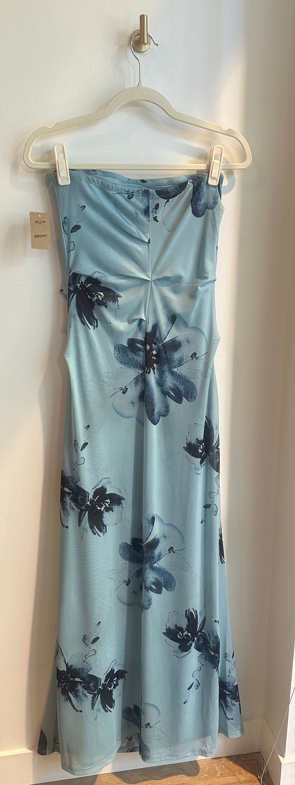 Peppermayo “Field of Dreams” Strapless Maxi Dress
Blue Floral | Size Small