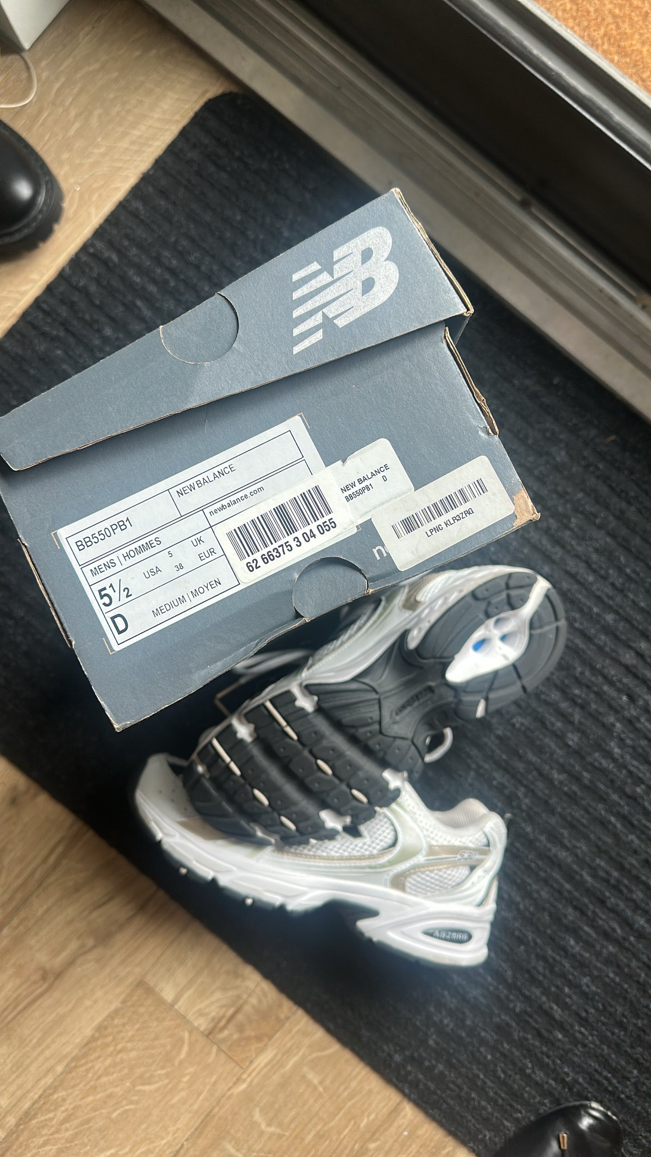 New Balance 530 Sneakers – White / Soft Metallic Accents