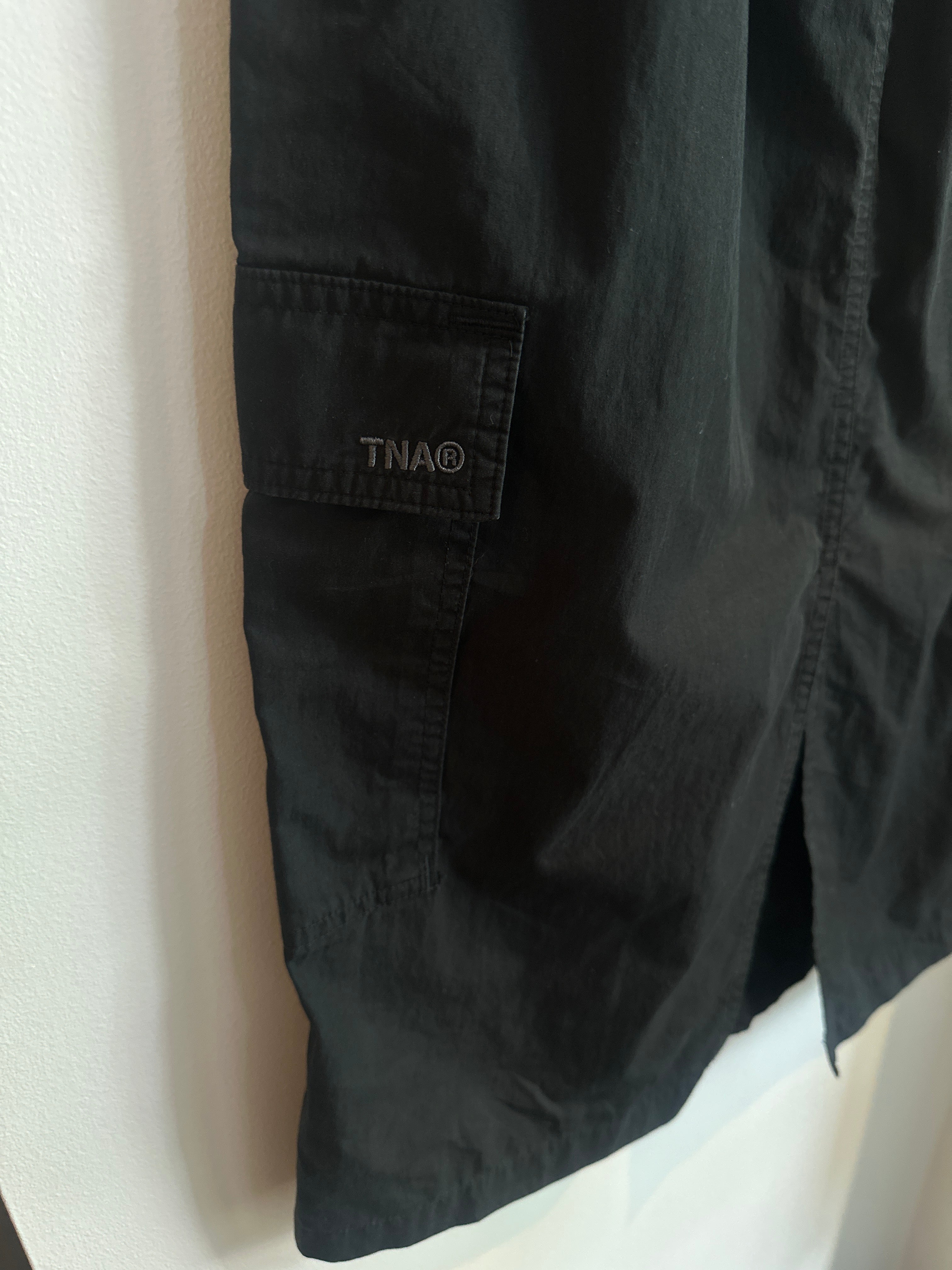 TNA (Aritzia) Utility Cargo Midi Skirt – Black — Size S