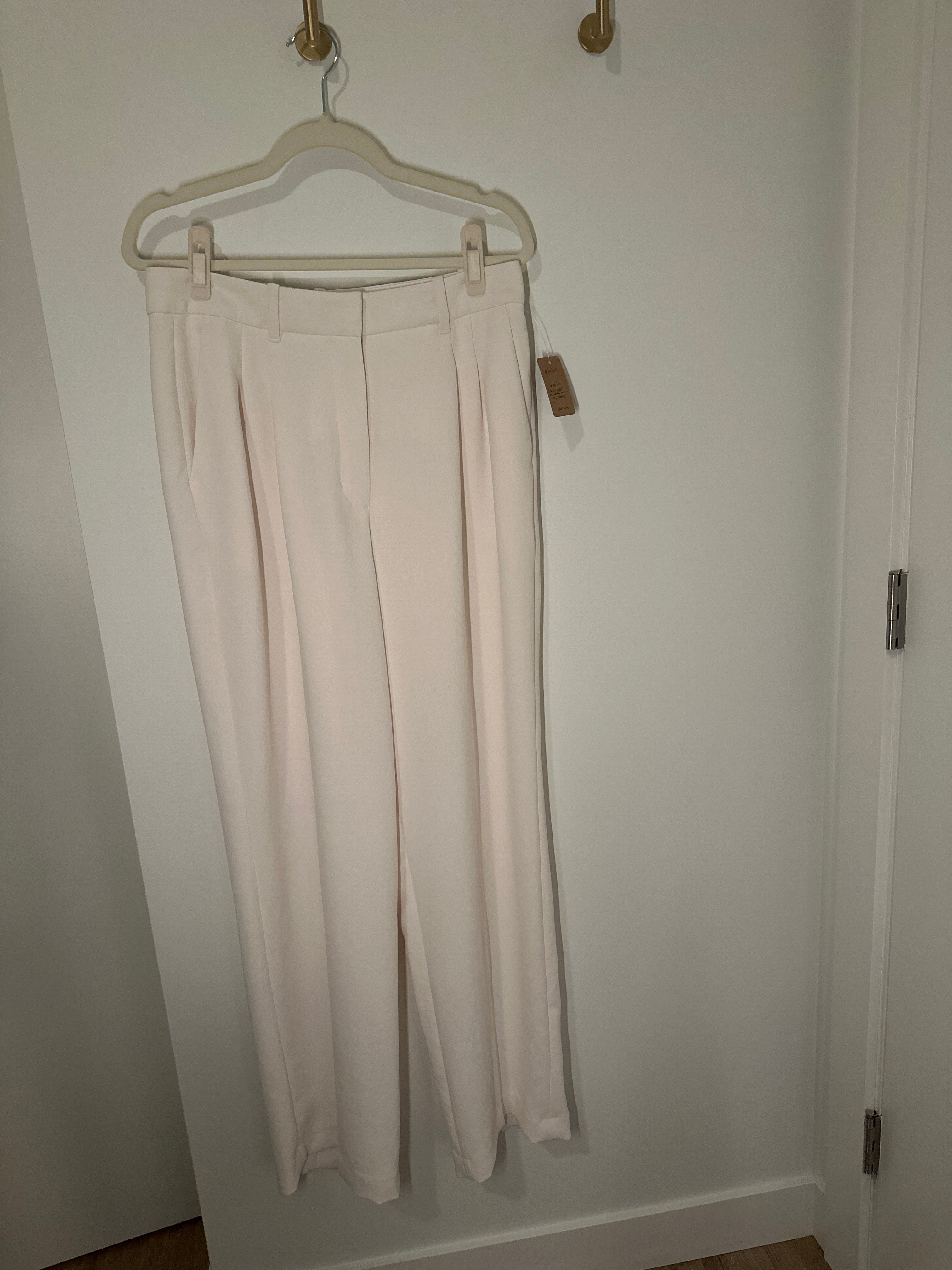 ARITZIA The Effortless Pant in Birch