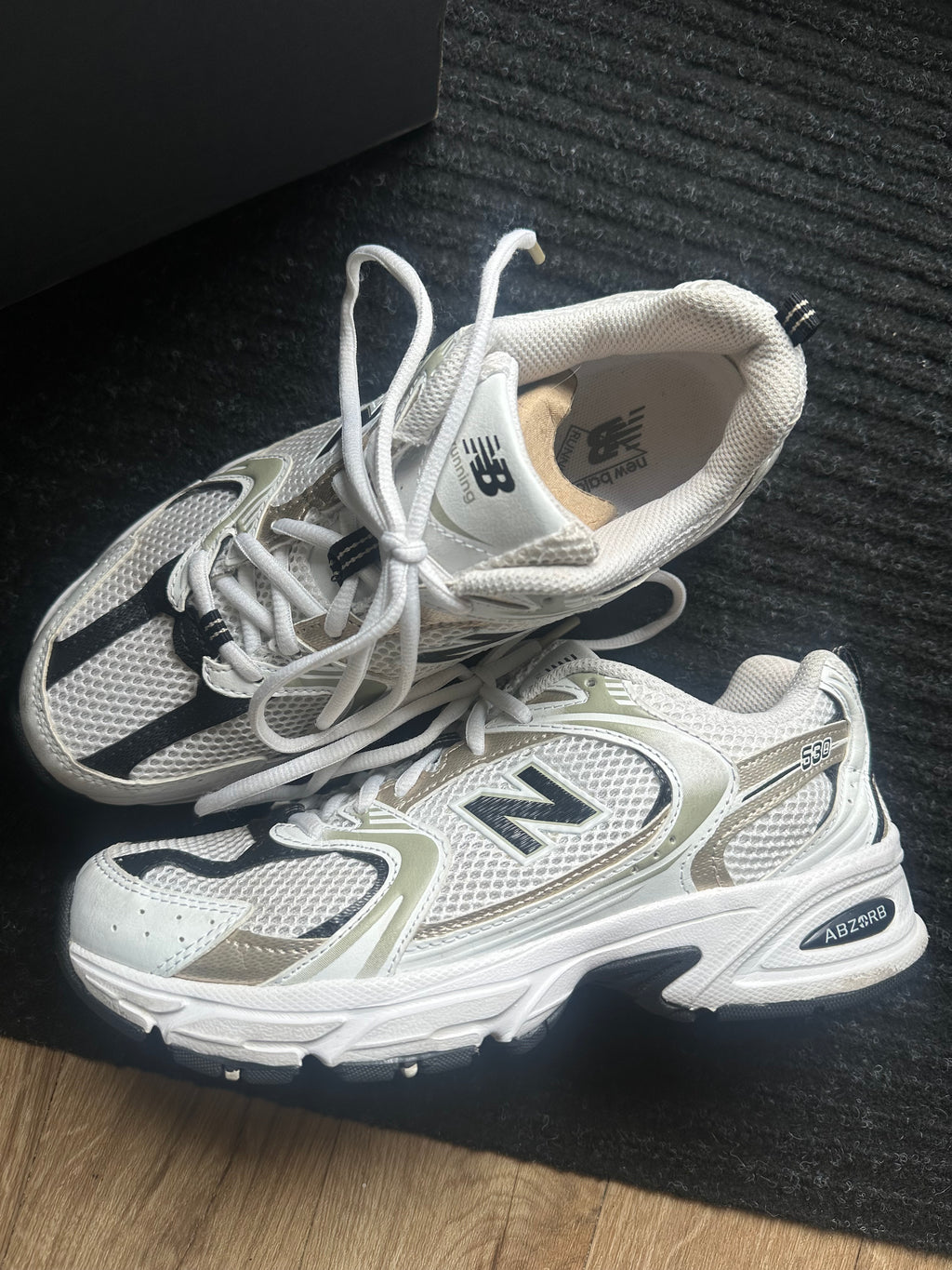 New Balance 530 Sneakers – White / Soft Metallic Accents