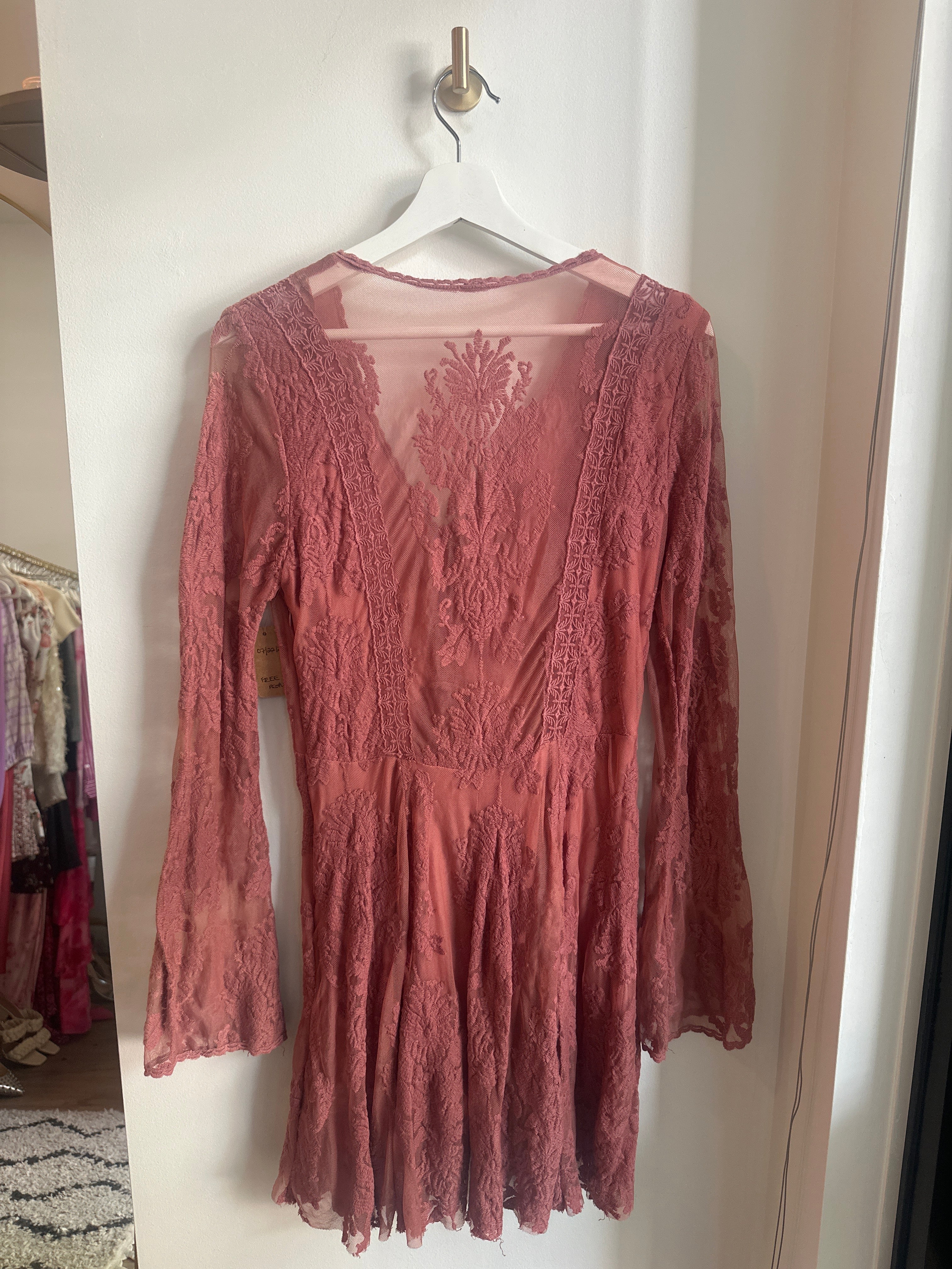 FREE PEOPLE Bohemian Lace Mini Dress – Dusty Rose — Size S
