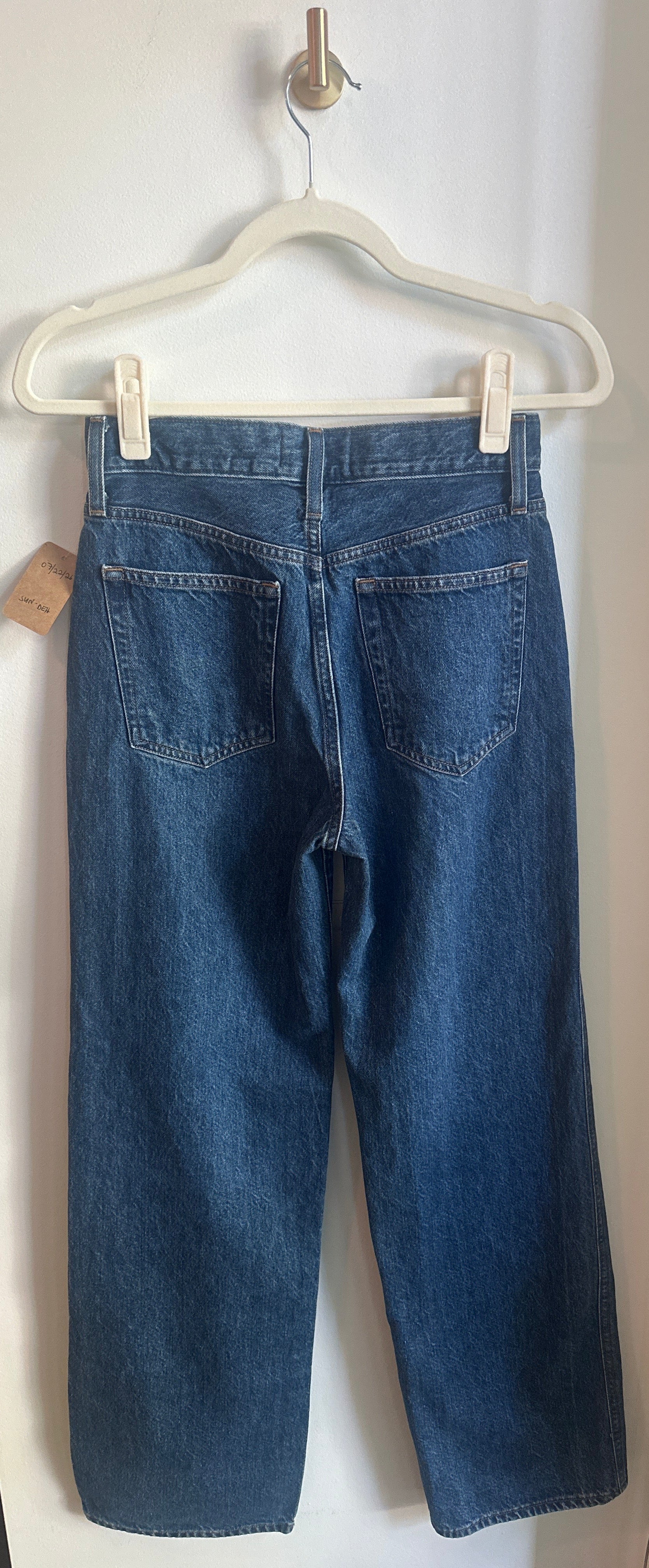 SUN-DEH (Aritzia) Straight Wide-Leg Jeans – Medium/Dark Wash — Size 2