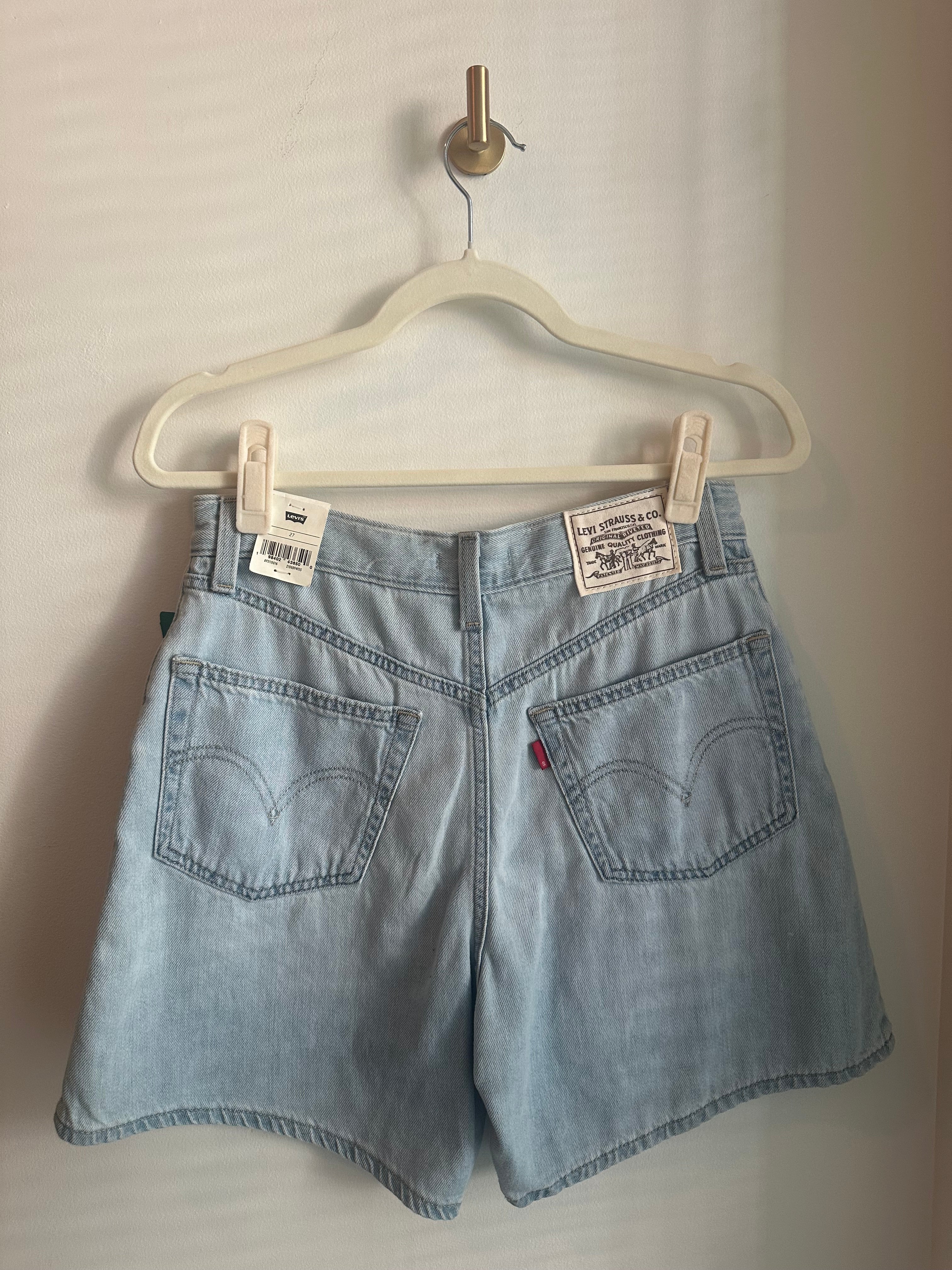 LEVI’S 90s-Inspired 501 Denim Shorts — Size 27 BNWT