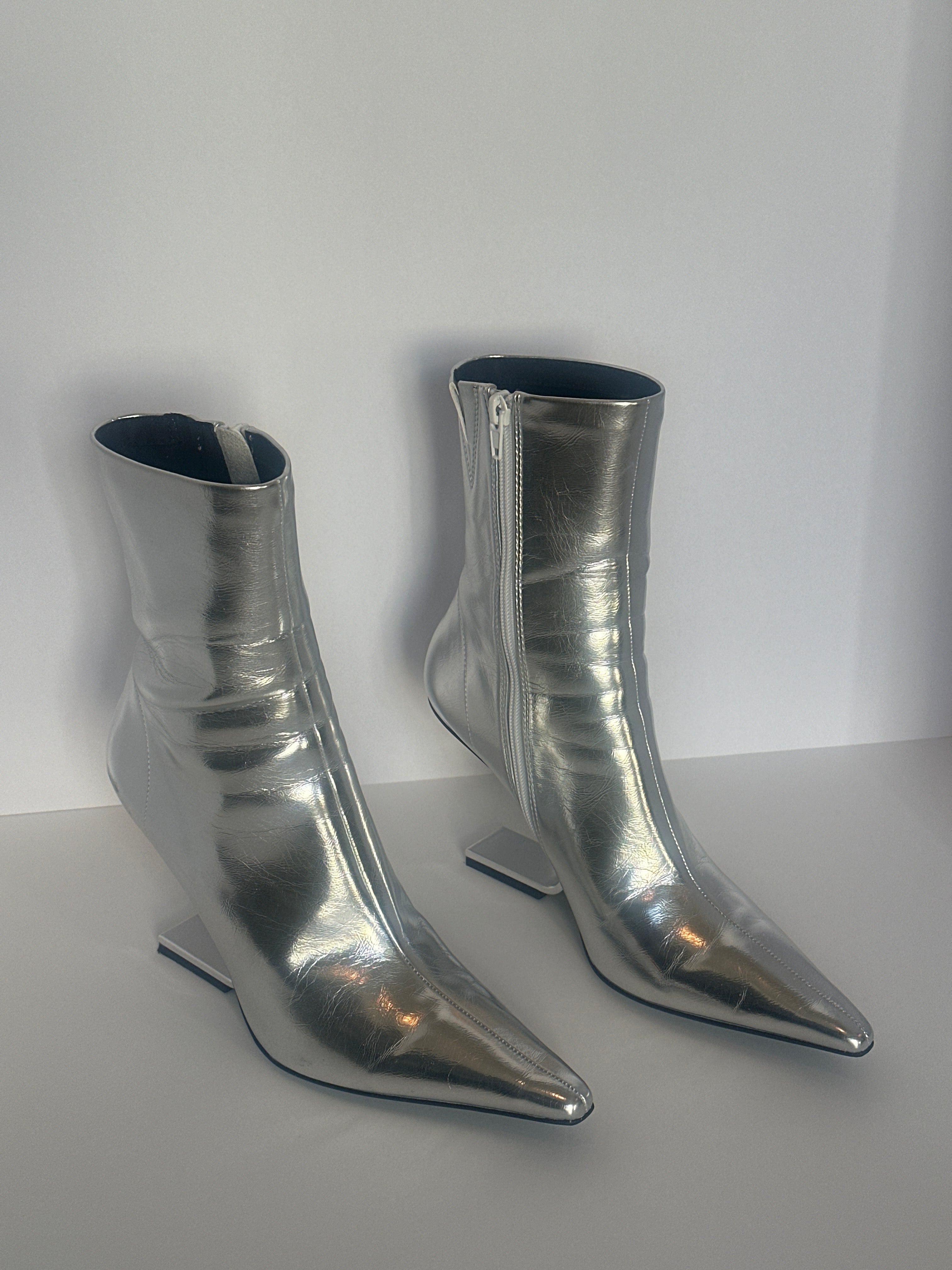 Jeffrey Campbell Compass Silver L-Heel Boot Size 8
