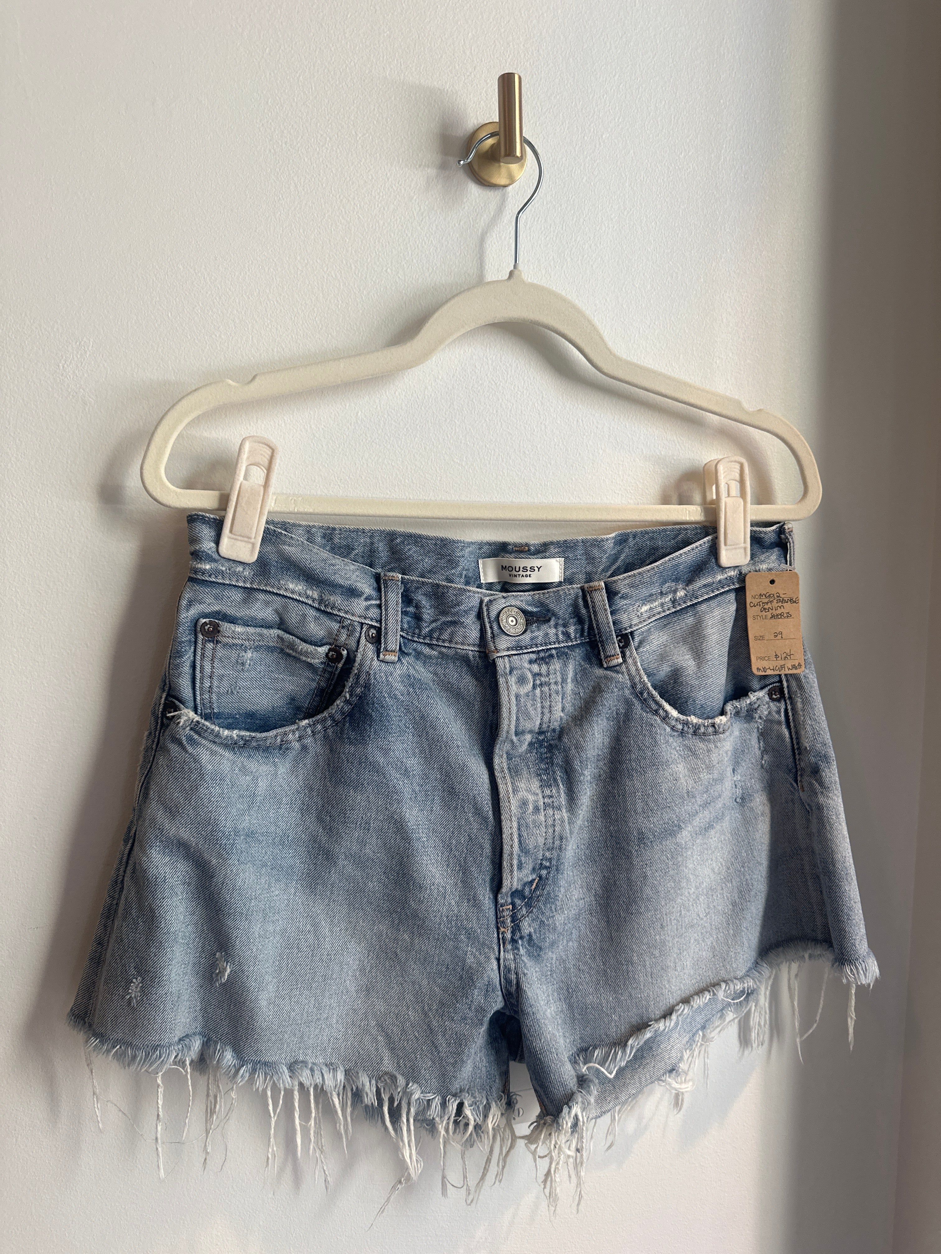 Moussy Vintage Cut-Off Denim Shorts
Mid-Light Wash | Size 29