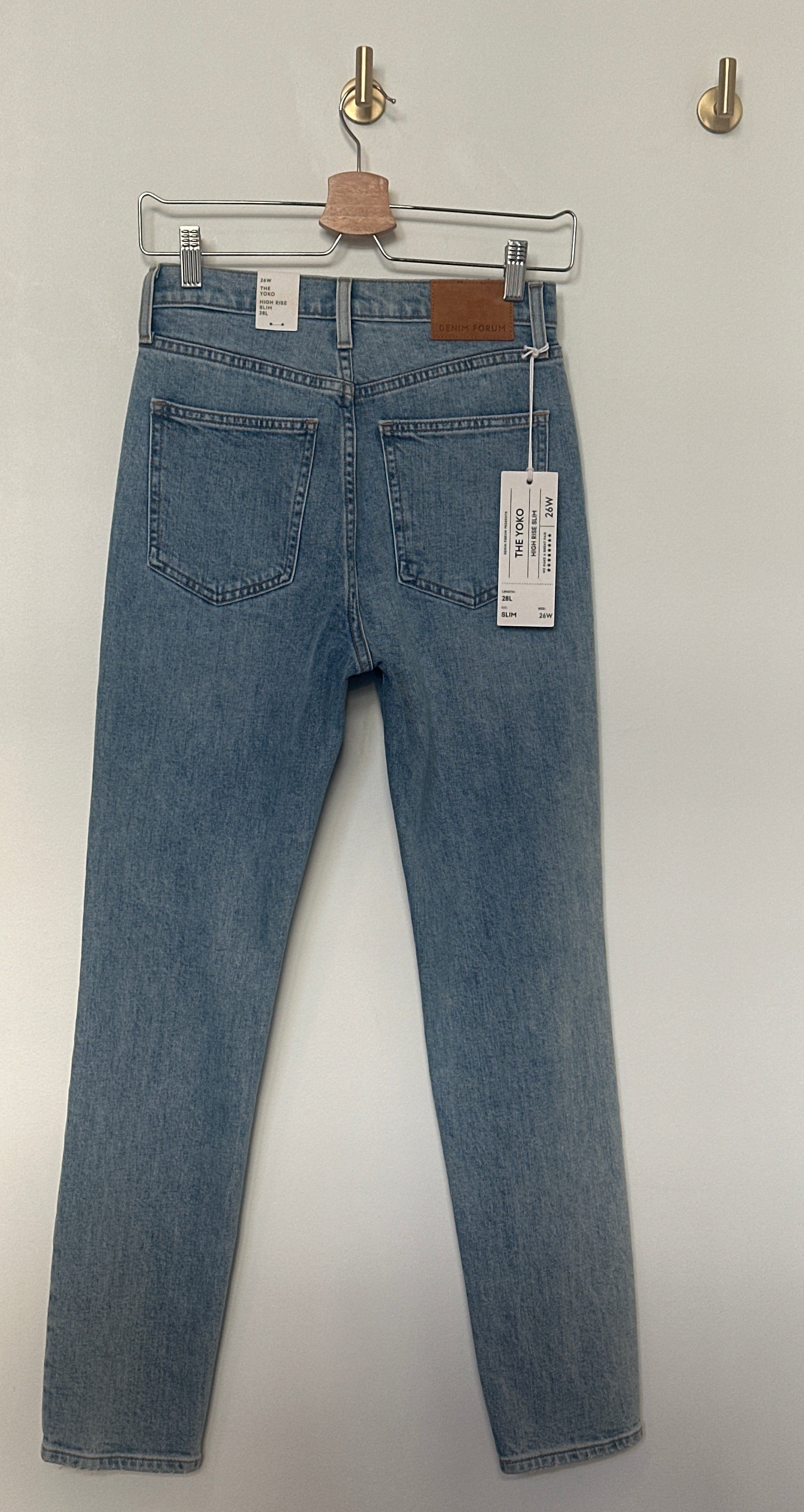 DENIM FORUM SLIM THE YOKO JEANS SIZE 26