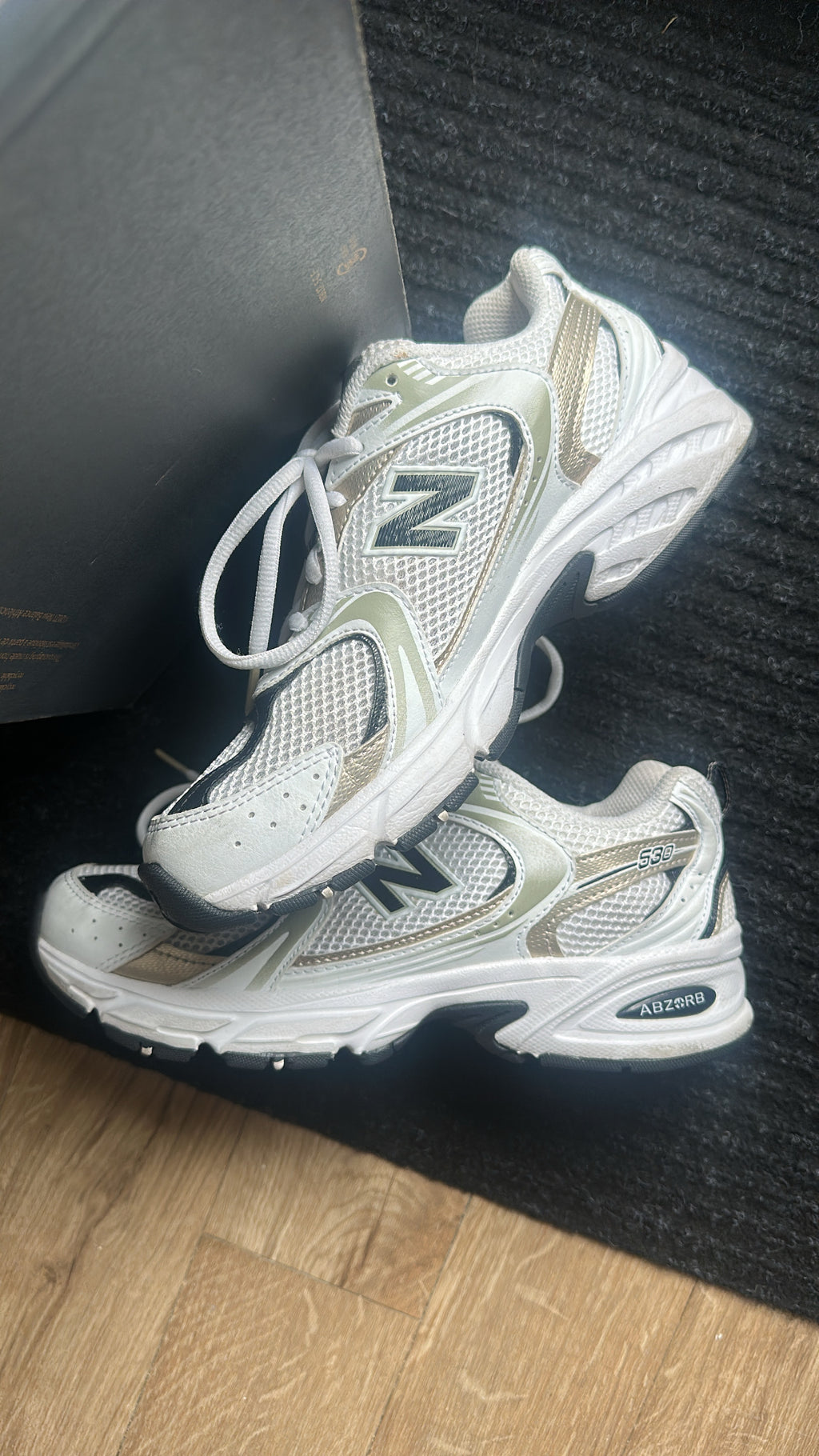 New Balance 530 Sneakers – White / Soft Metallic Accents