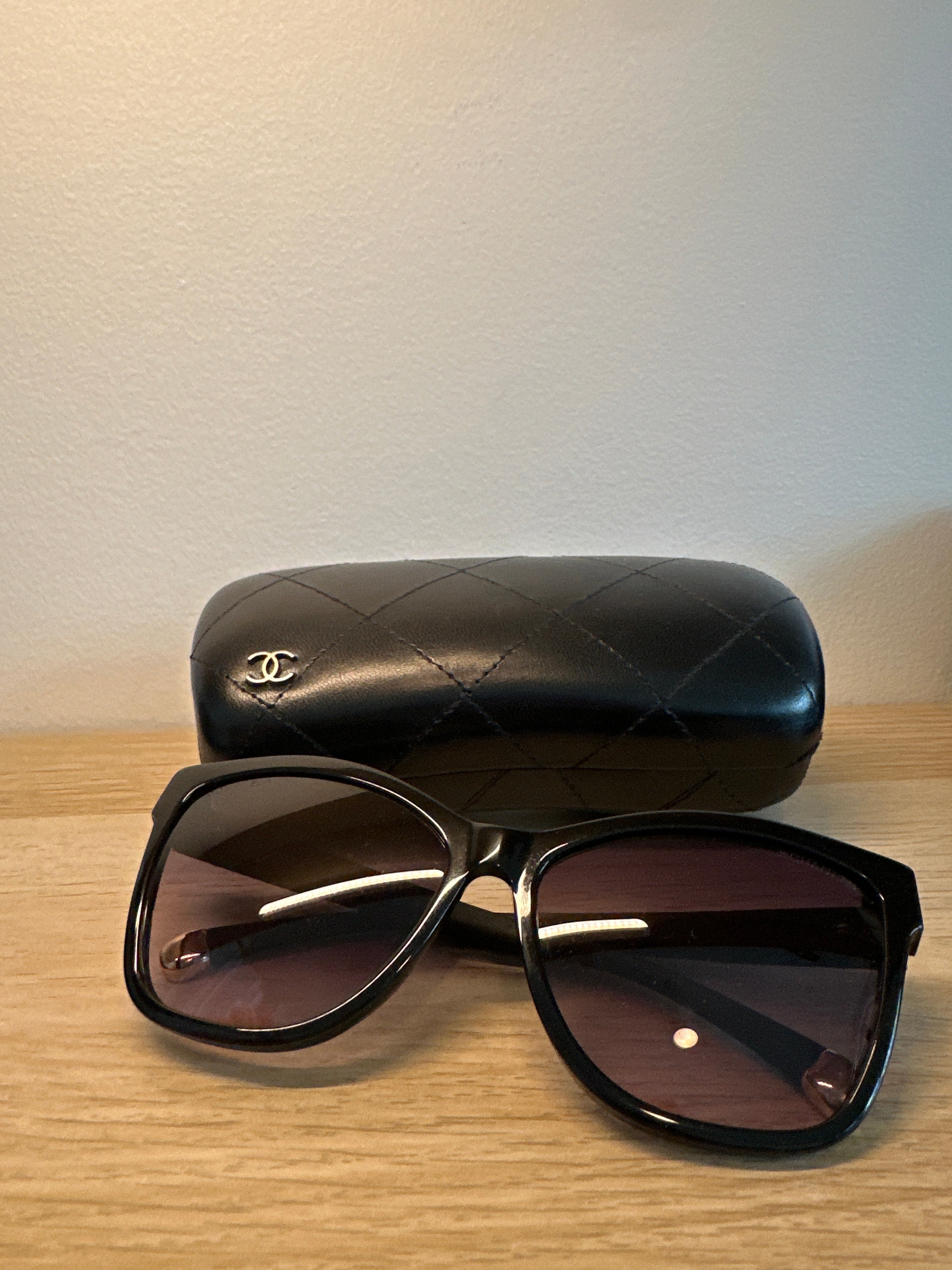 CHANEL Quilted Arm Cat-Eye Sunglasses + Case 5330 c.501/S8