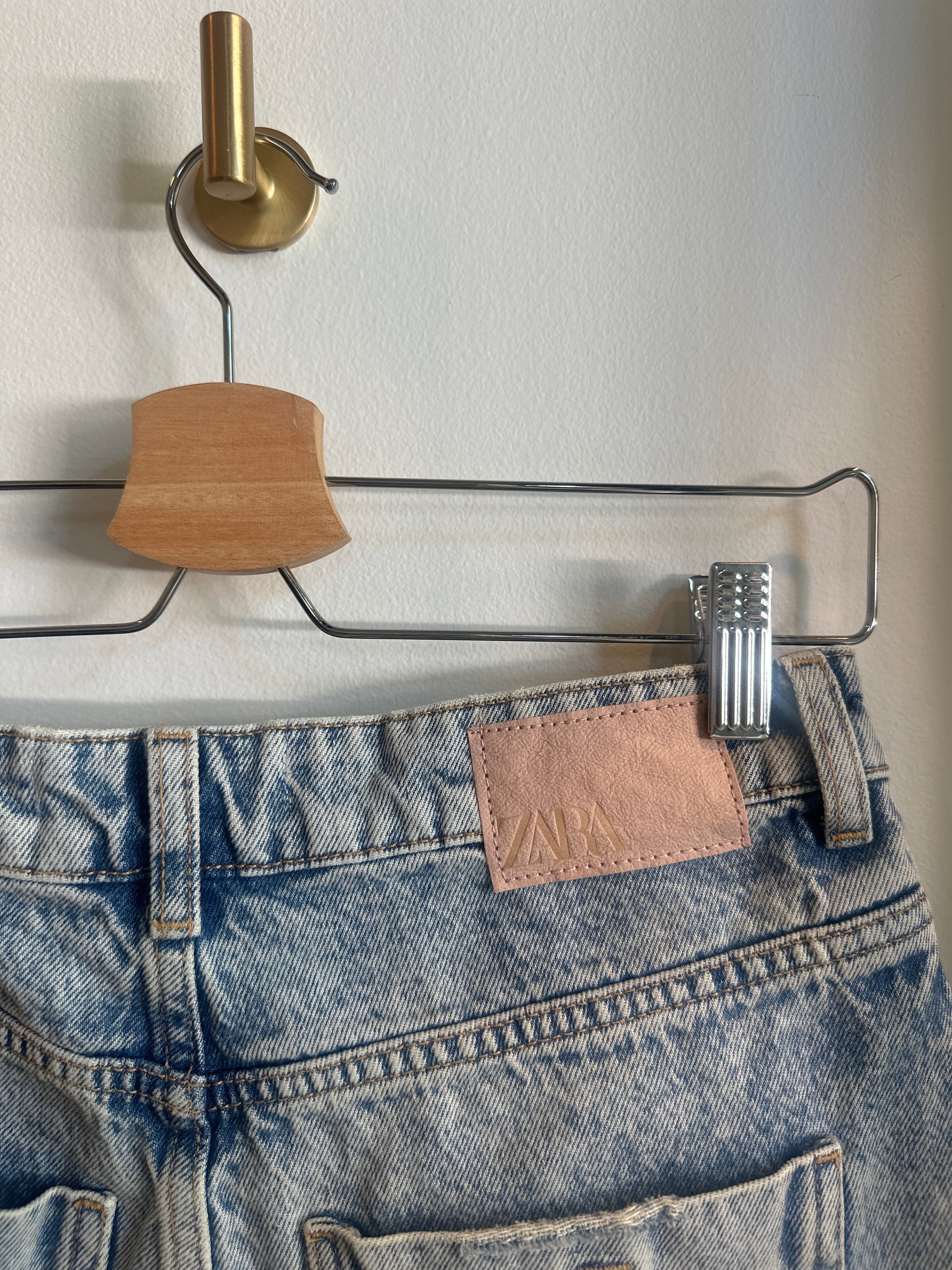 Zara Distressed Acid Wash Denim Shorts | Size: 4
