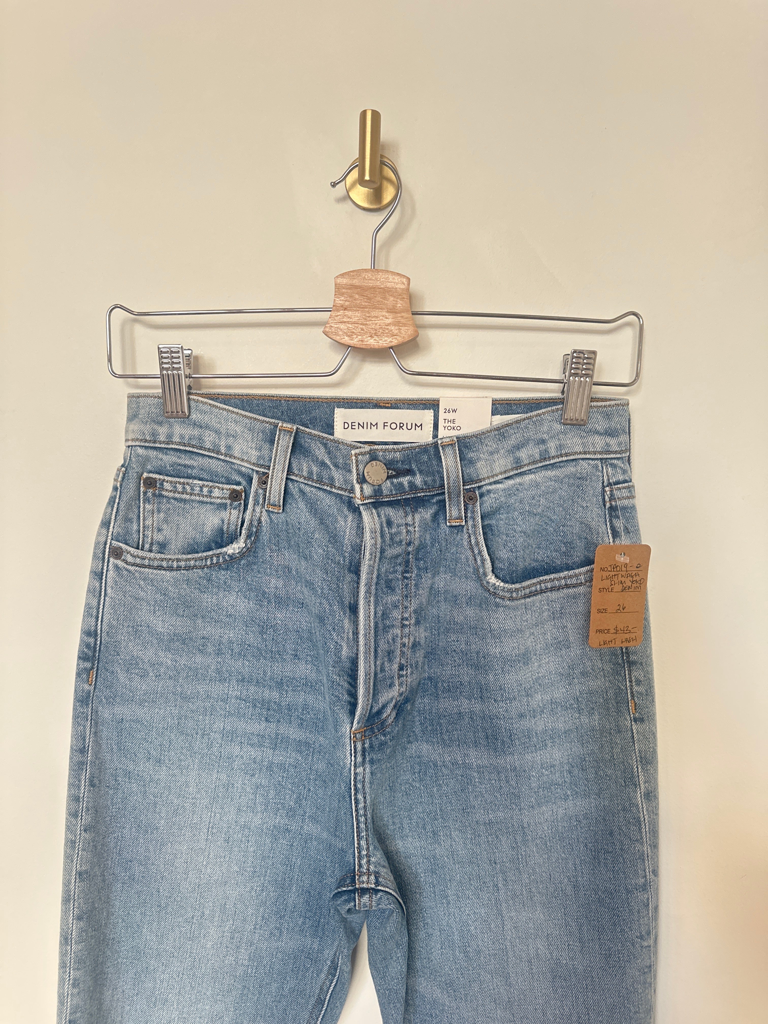 DENIM FORUM SLIM THE YOKO JEANS SIZE 26