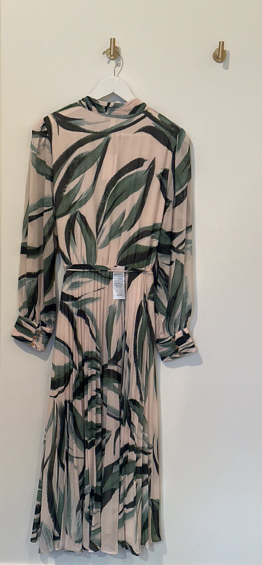 EVER NEW Accordion Pleat Long Sleeved Dress