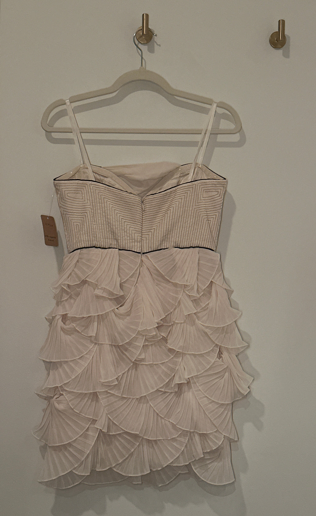 BCBG MAXAZRIA RUNWAY Cream Sweetheart Neckline Pleated Tiered Shell Cutout Dress 4