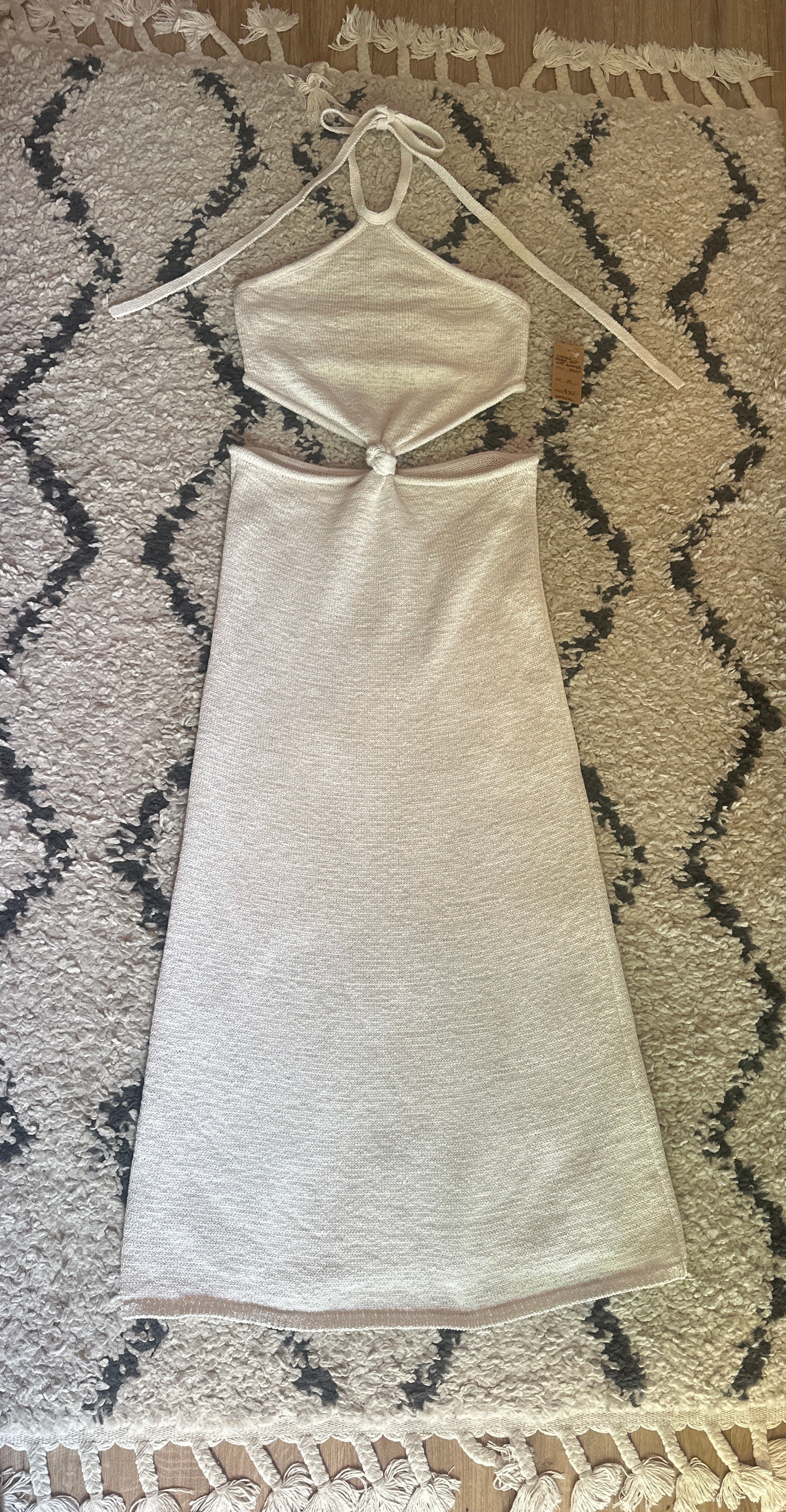 Cult Gaia Cameron Knit Knot Dress
Colour: Oat | Size Medium