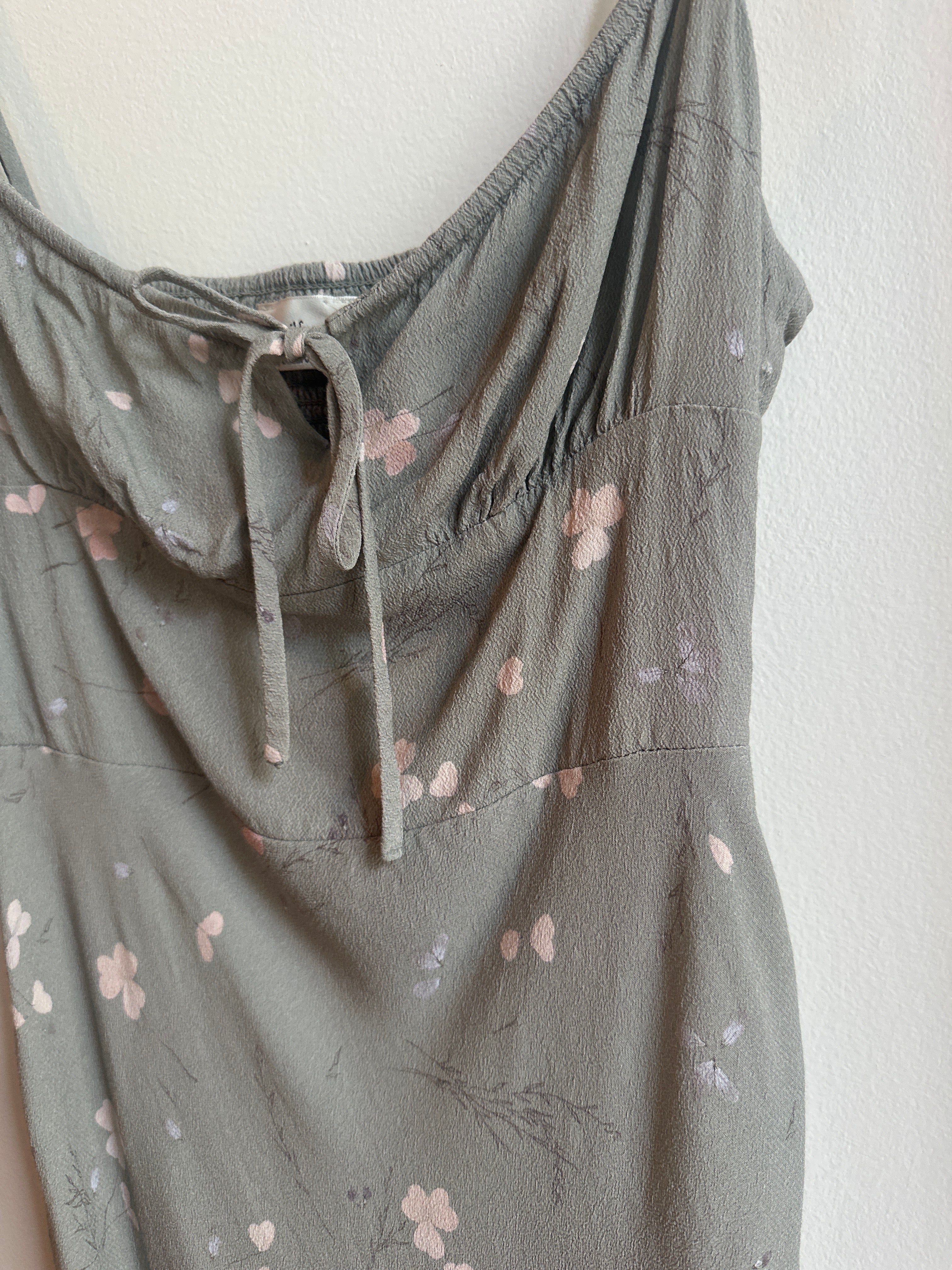 WILFRED (Aritzia) Floral Tie-Bodice Mini Dress – Sage Print — Size 4