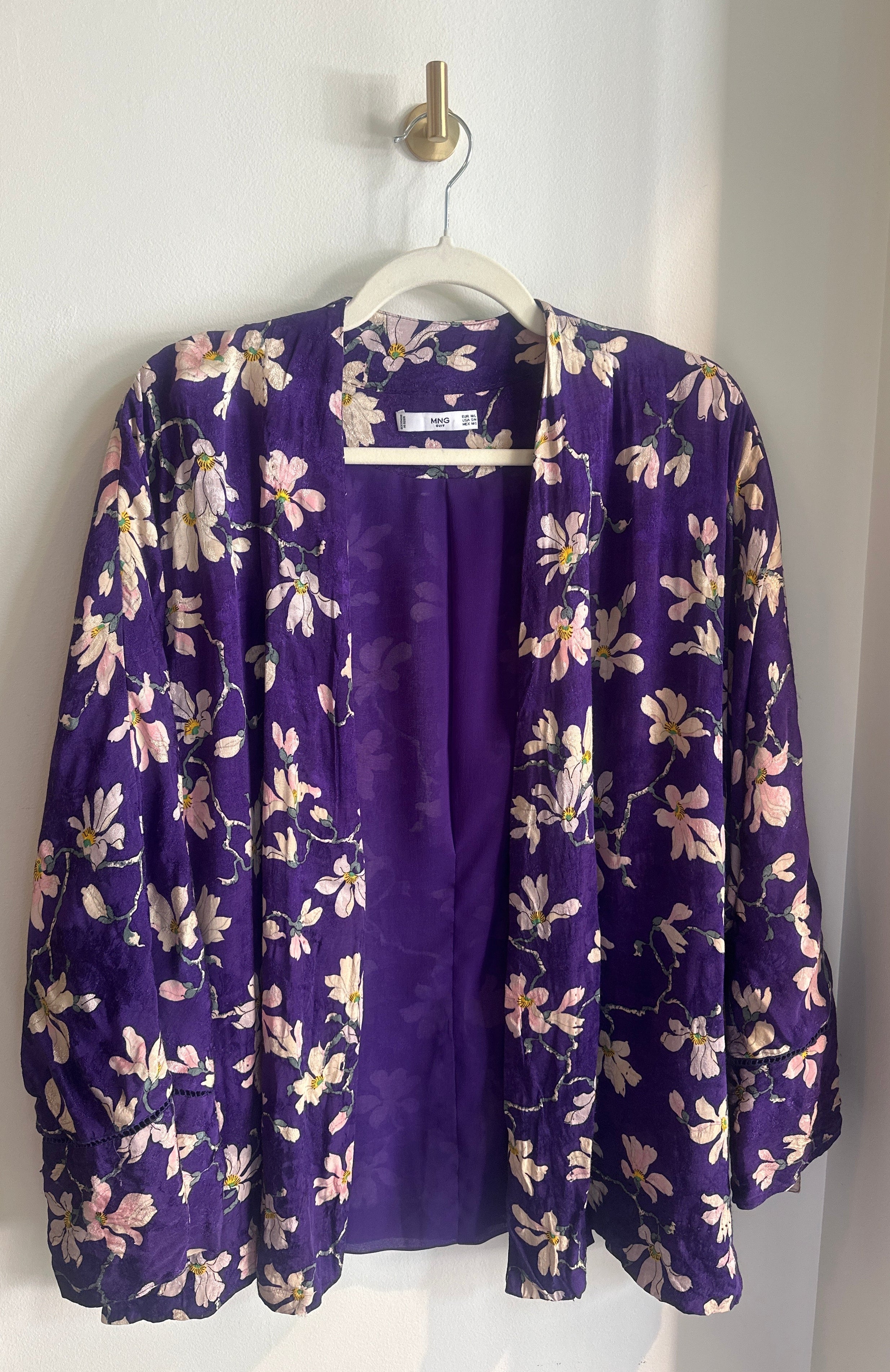 MNG Purple Orchid Print Kimono
Size S/M