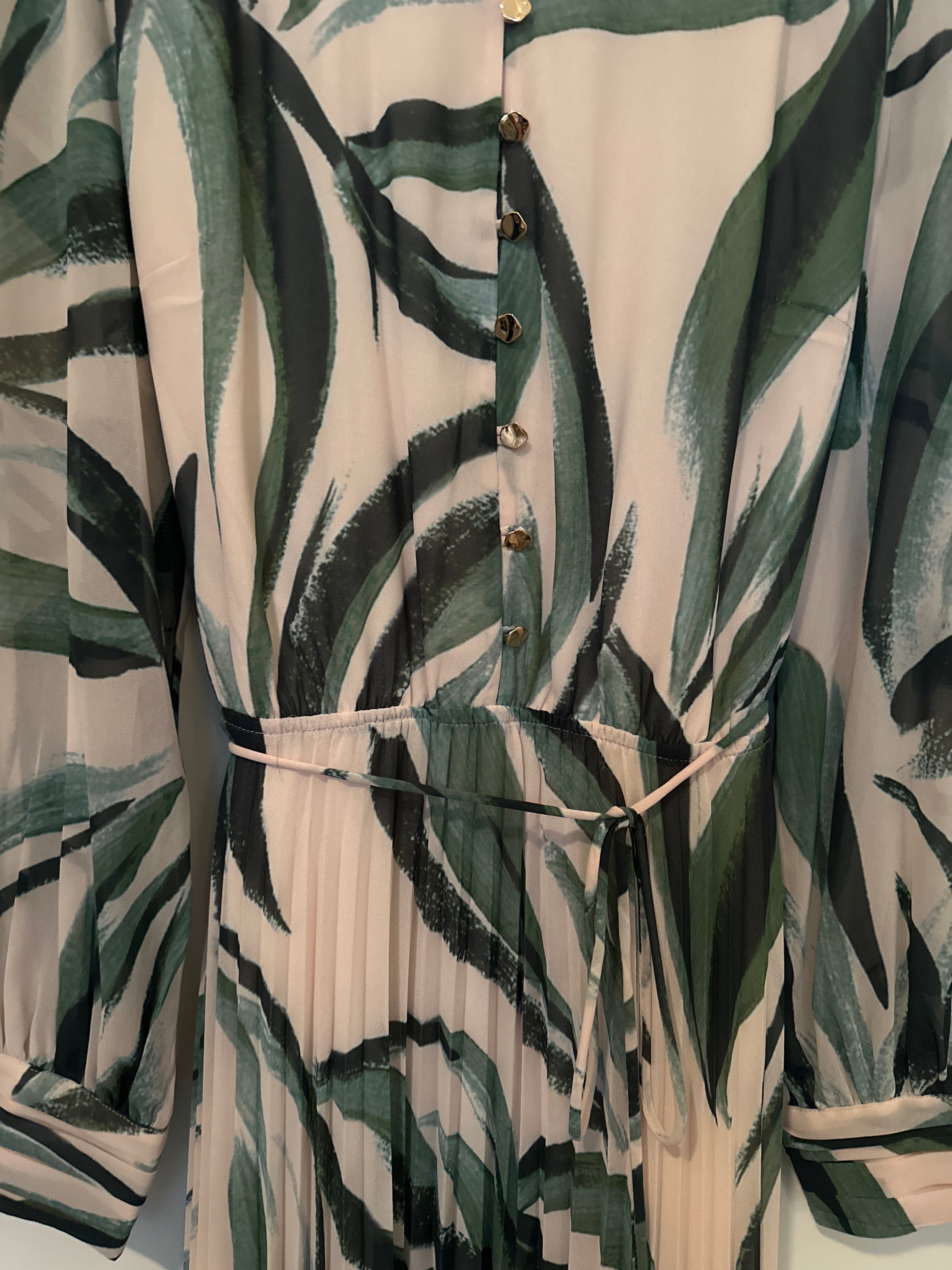 EVER NEW Accordion Pleat Long Sleeved Dress