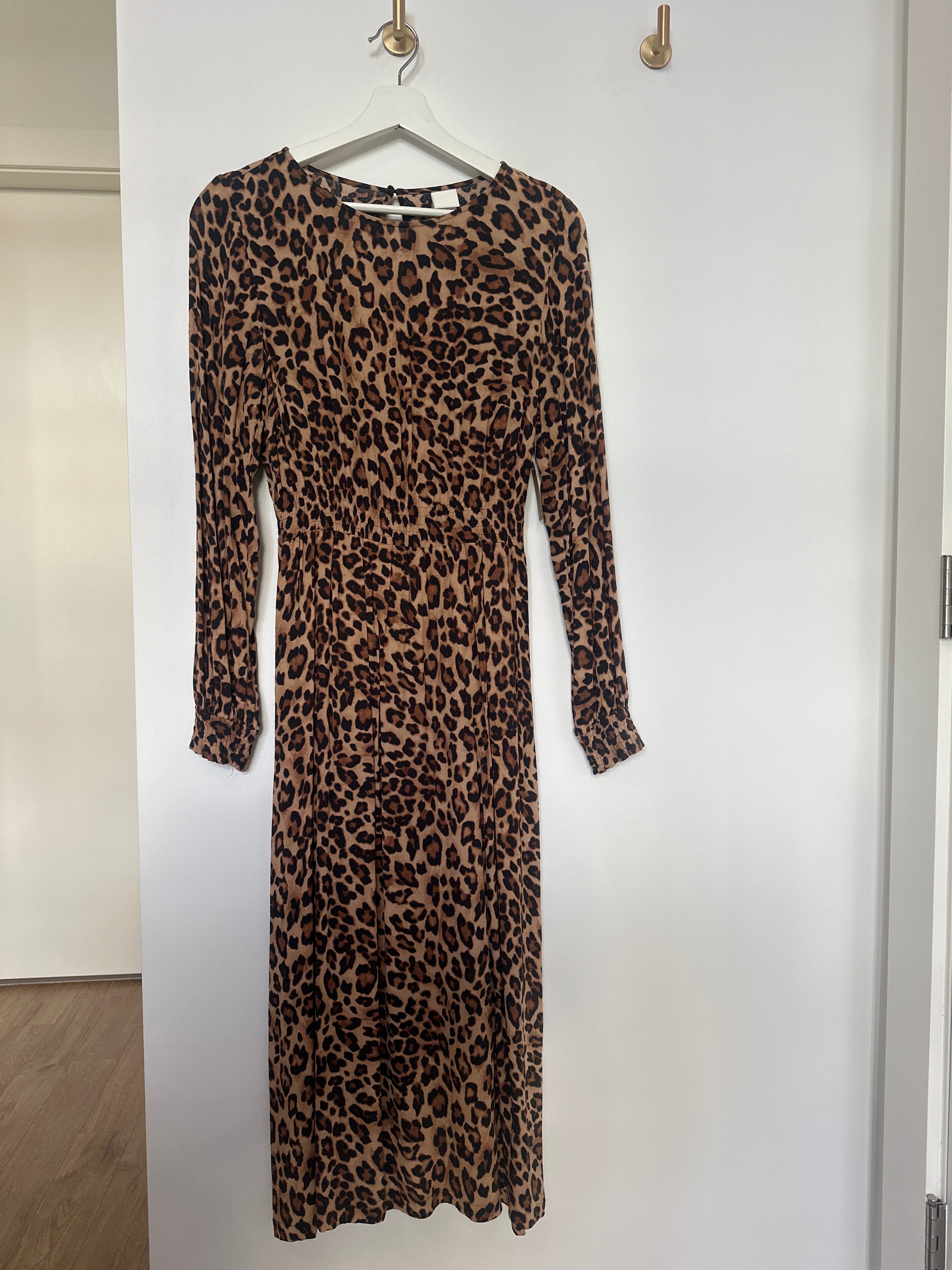 H&M Leopard Elasticized Waist Maxi Dress