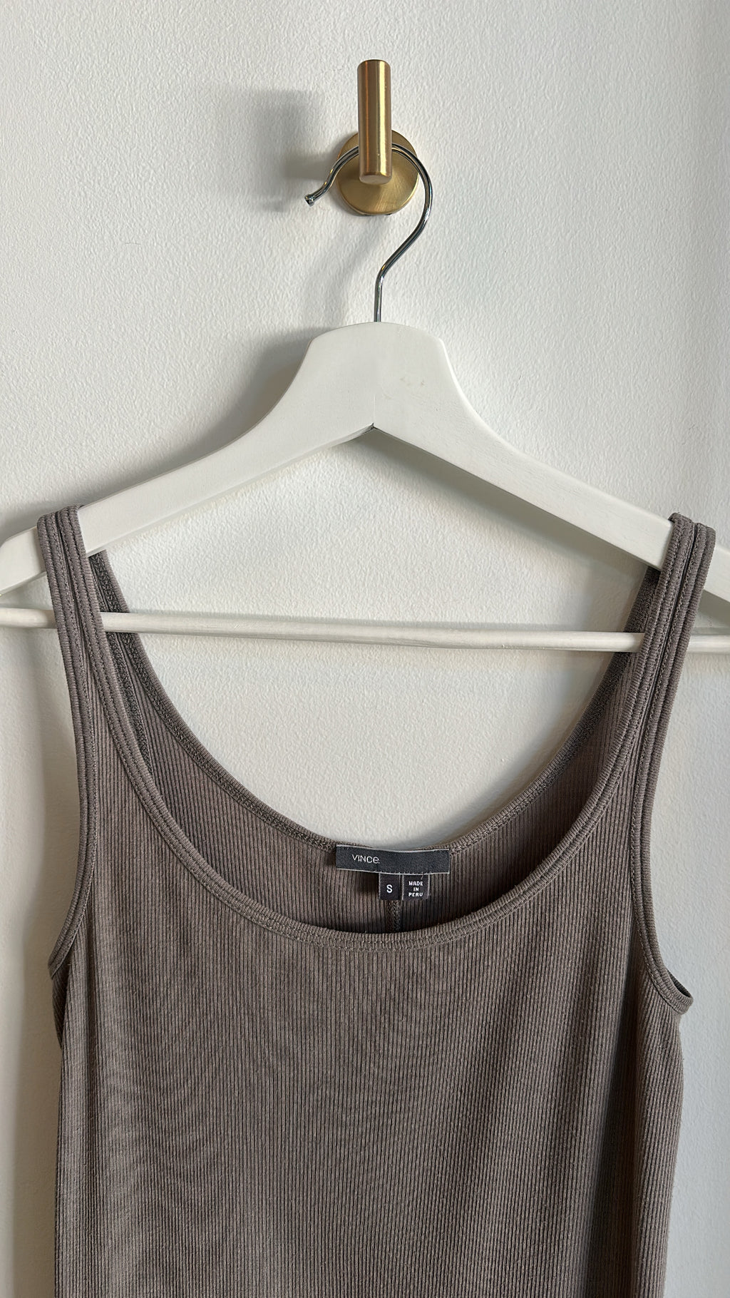 Vince Elongated Scoop Neck Tank – Slate Grey | Size S