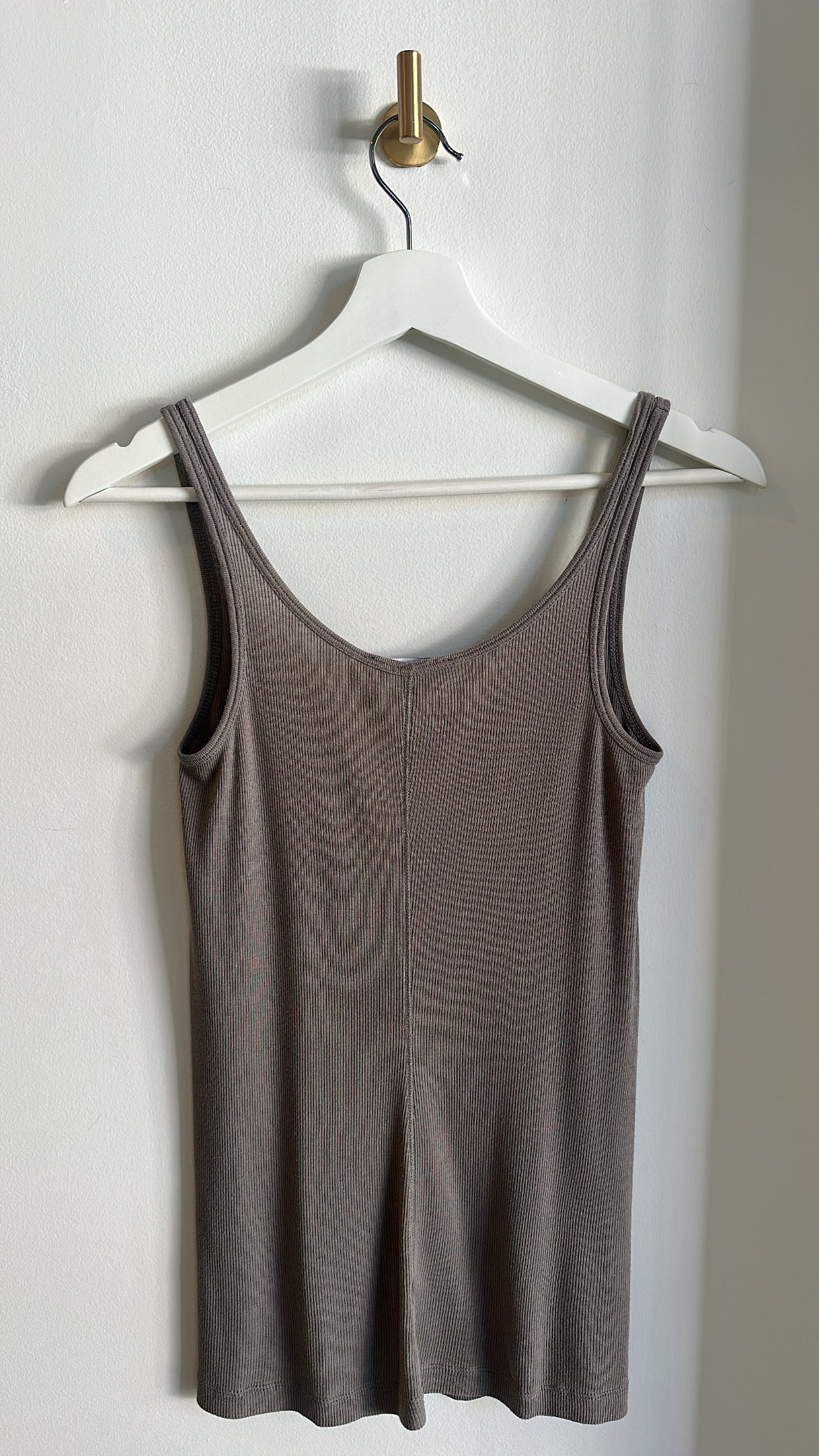 Vince Elongated Scoop Neck Tank – Slate Grey | Size S