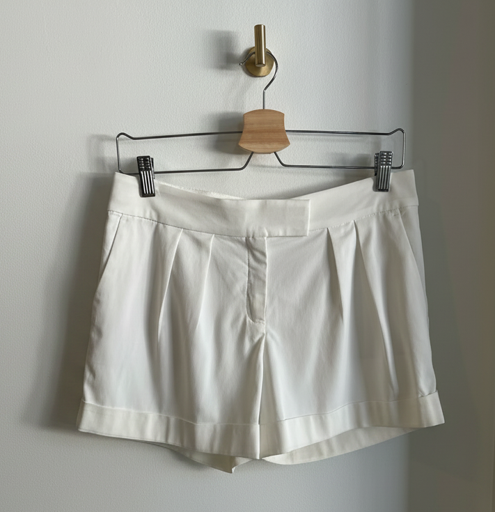 Allen Schwartz Cream Tailored Shorts | Size 2